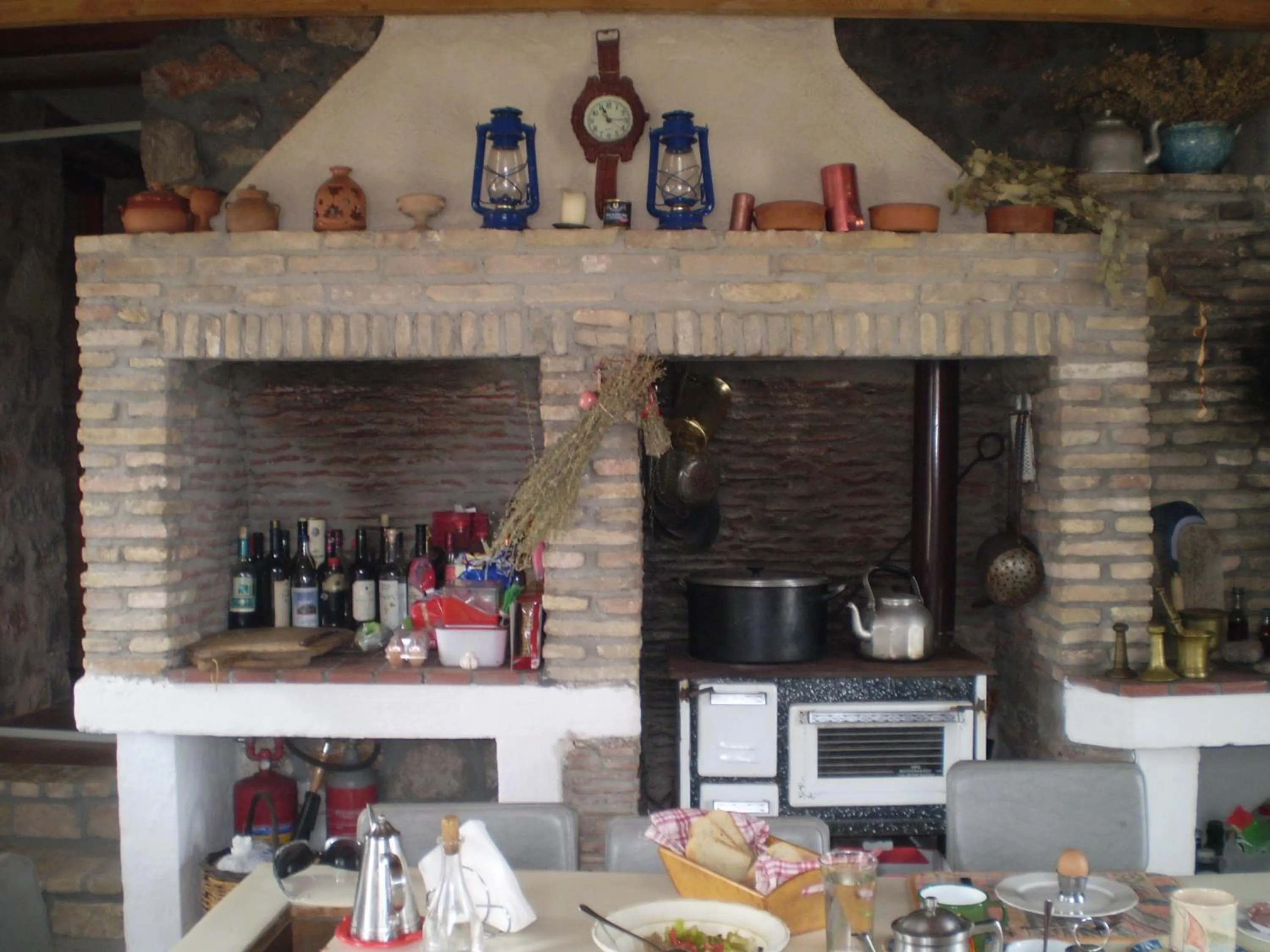 Kitchen or kitchenette in Arachovitika Kalivia
