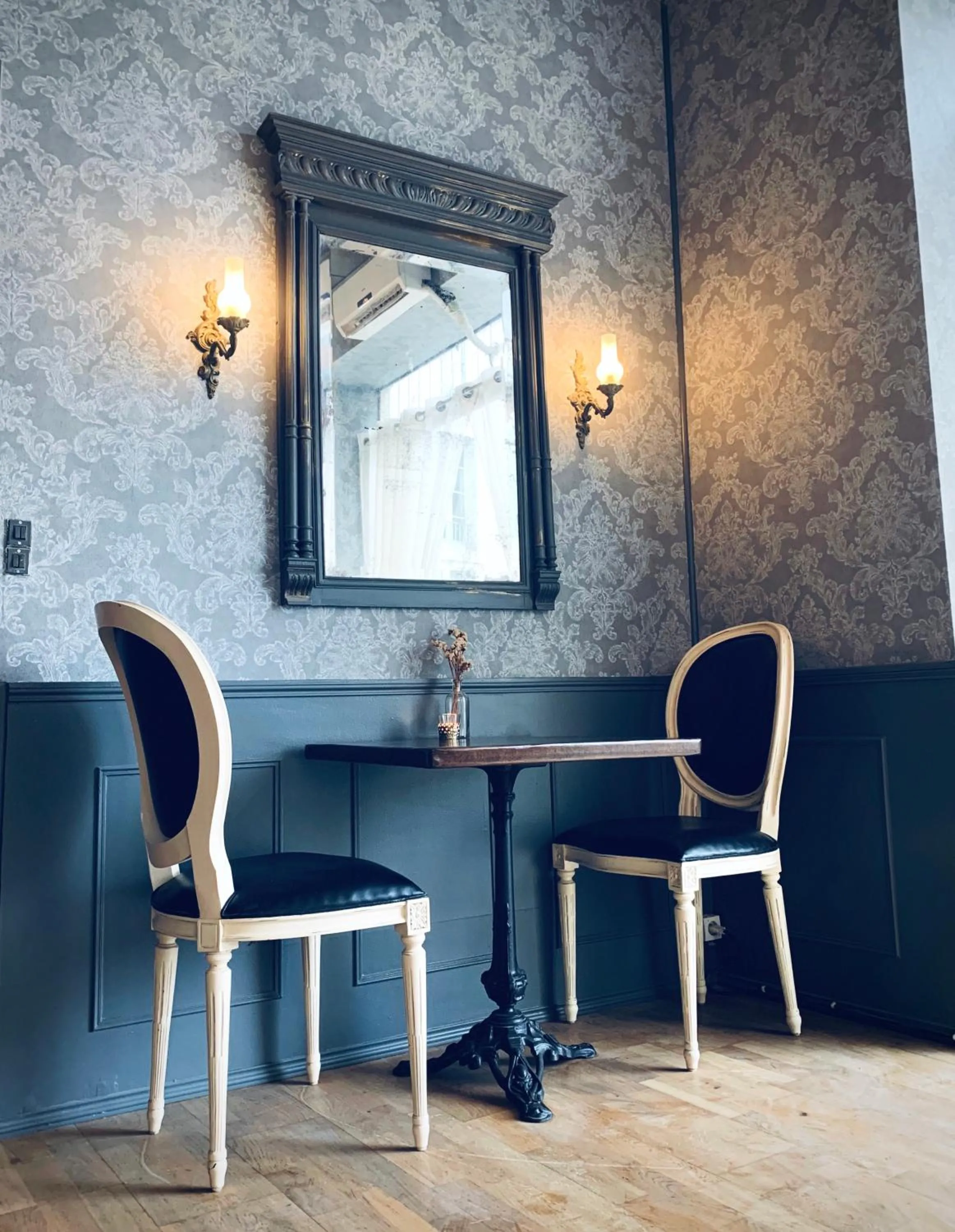 Food and drinks in L'Entrée Chambres d'Hôtes Bar & Restaurant