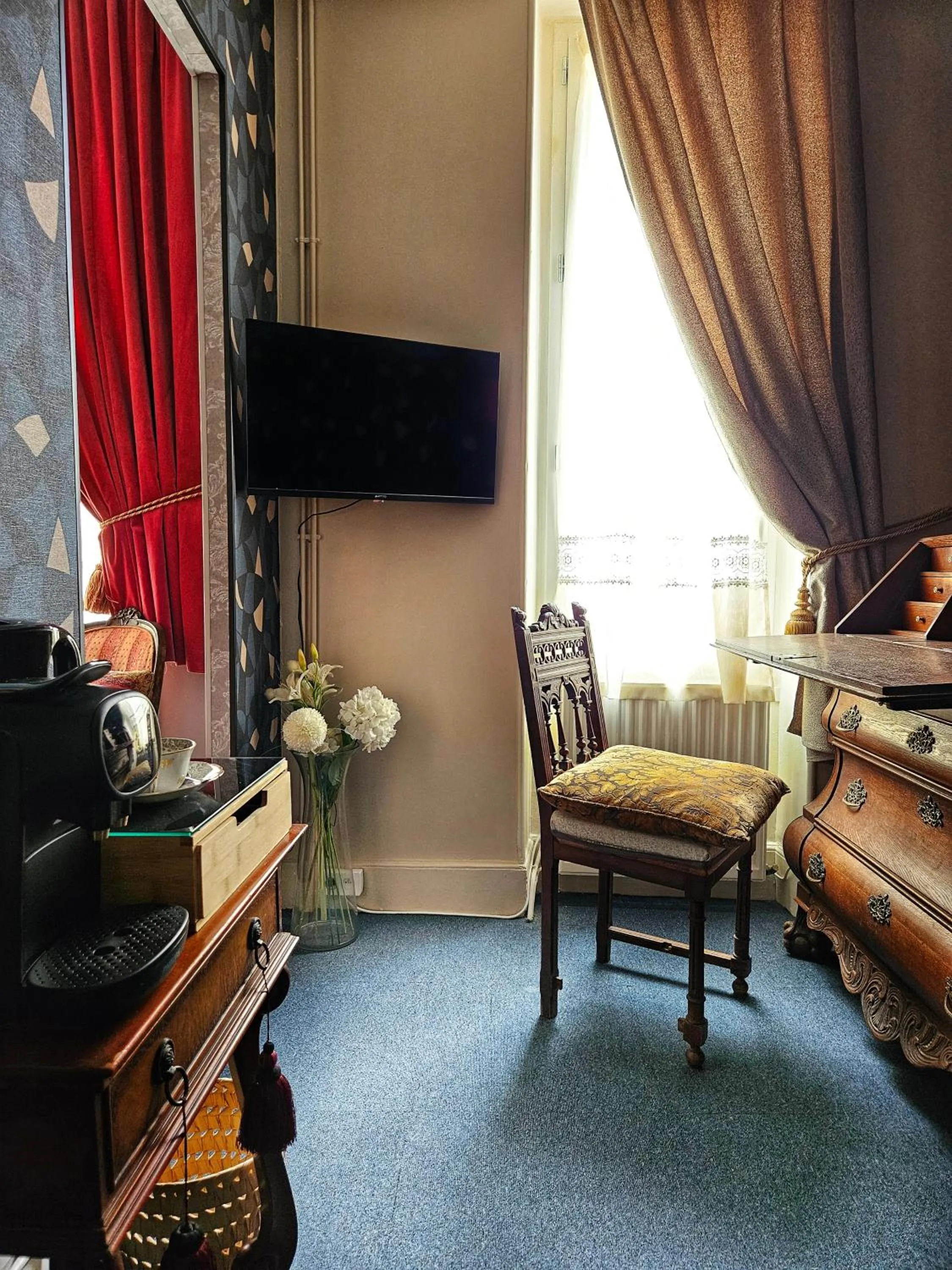 Living room in L'Entrée Chambres d'Hôtes Bar & Restaurant