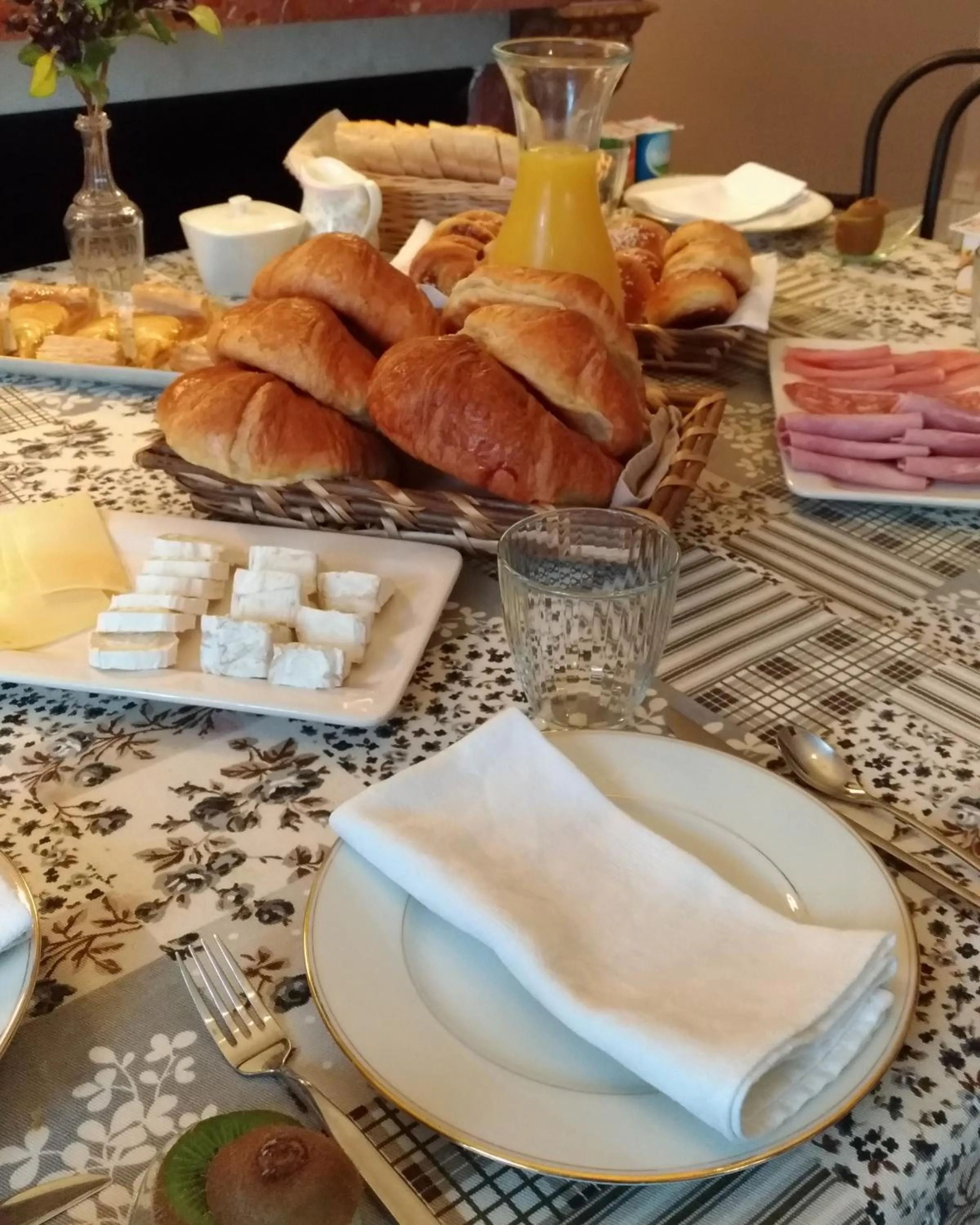 Food and drinks in L'Entrée Chambres d'Hôtes Bar & Restaurant