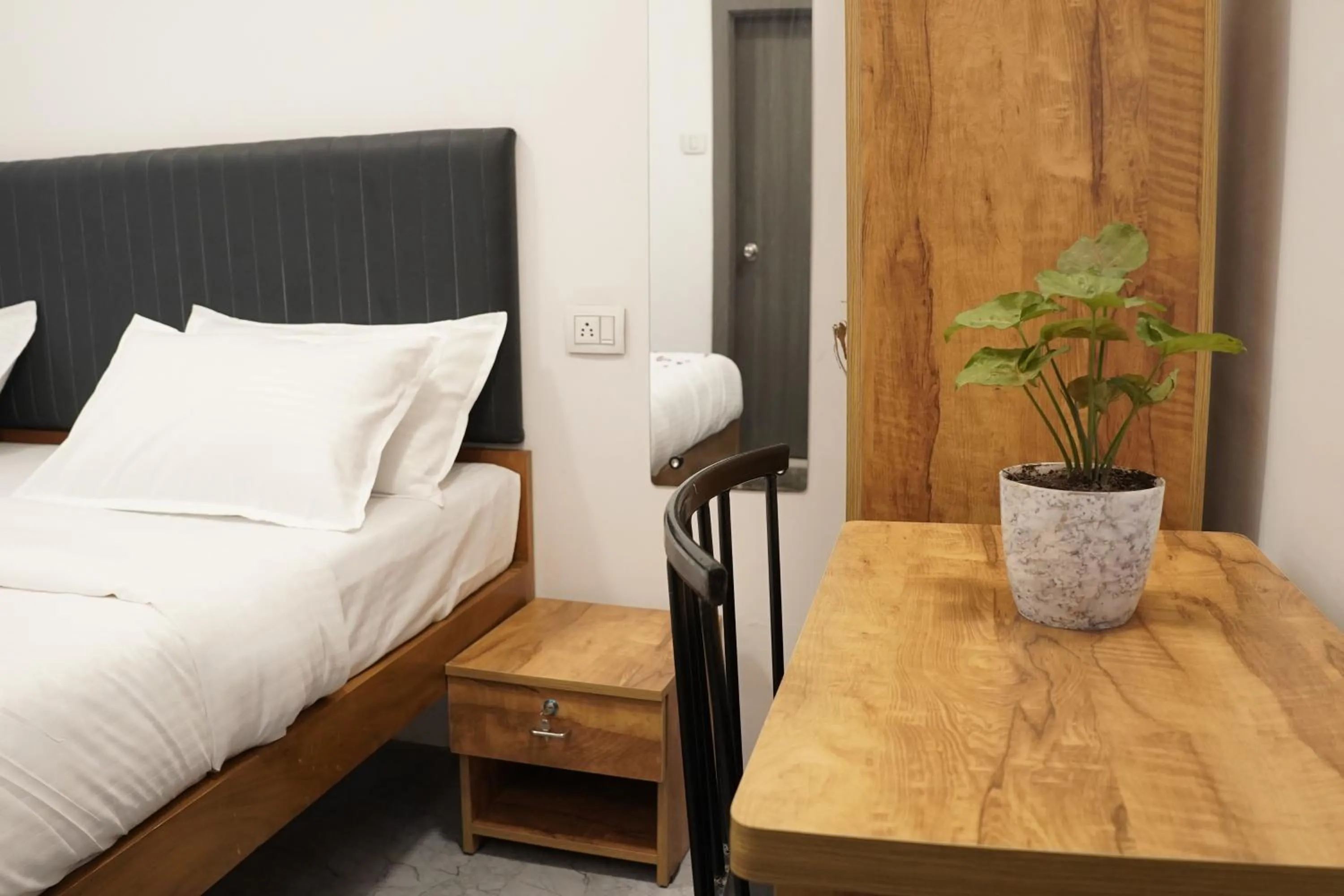 Bedroom, Bed in Hotel Royal Accord