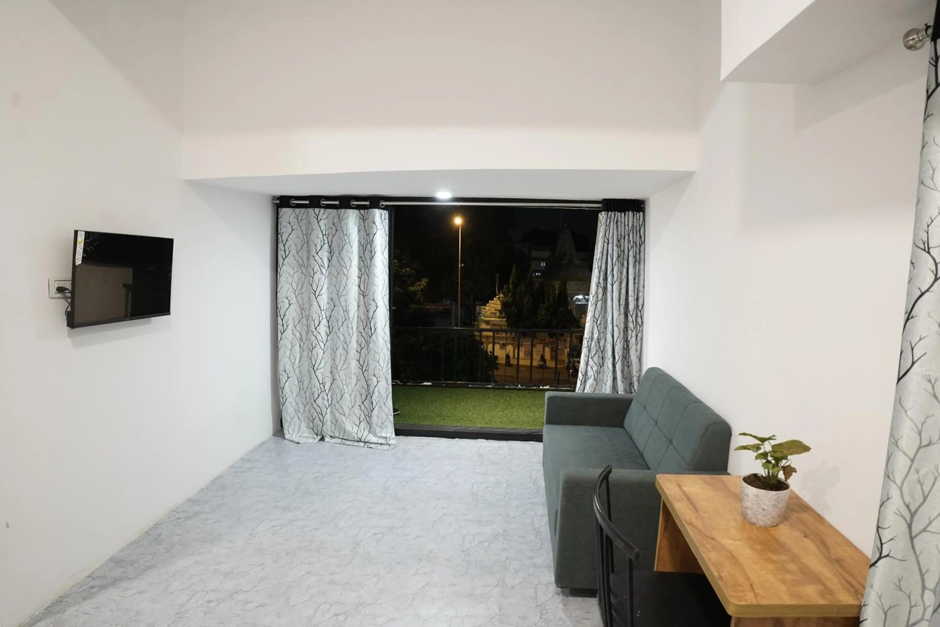 Bed in Hotel Royal Accord