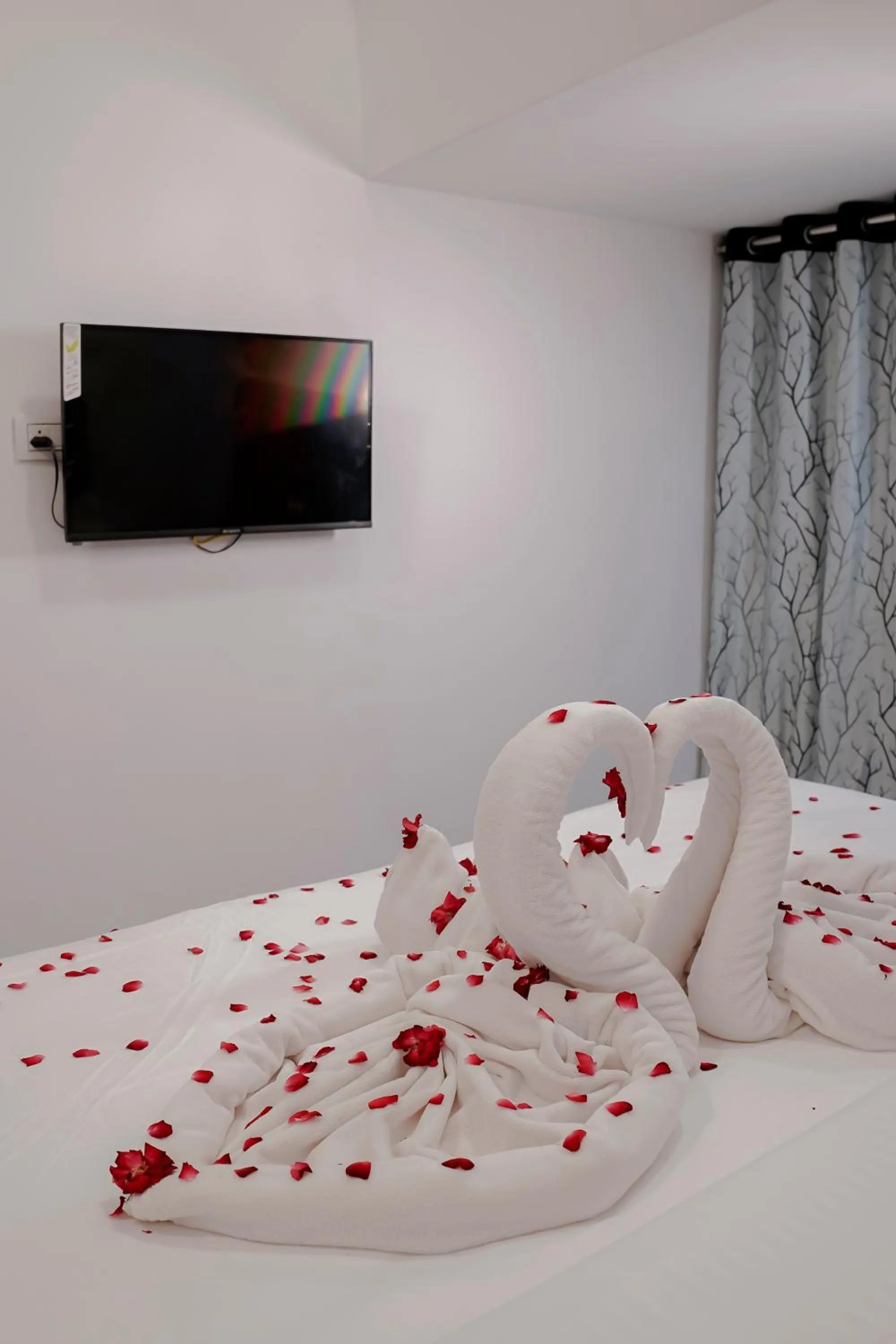 Bedroom, Bed in Hotel Royal Accord