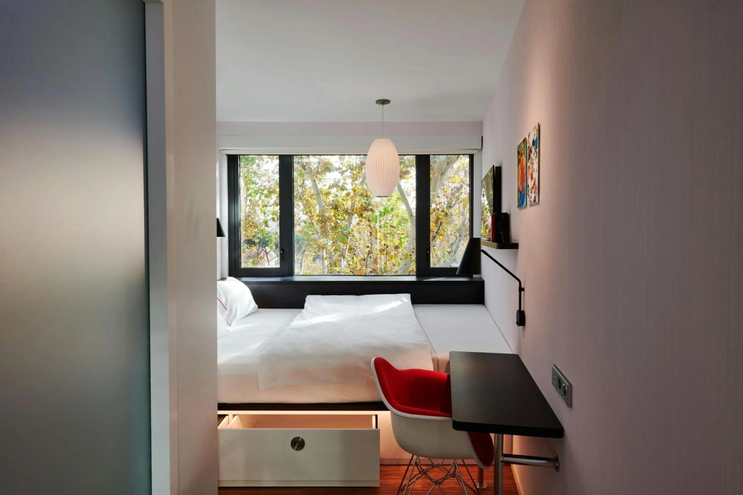 Bedroom in citizenM Rome Isola Tiberina