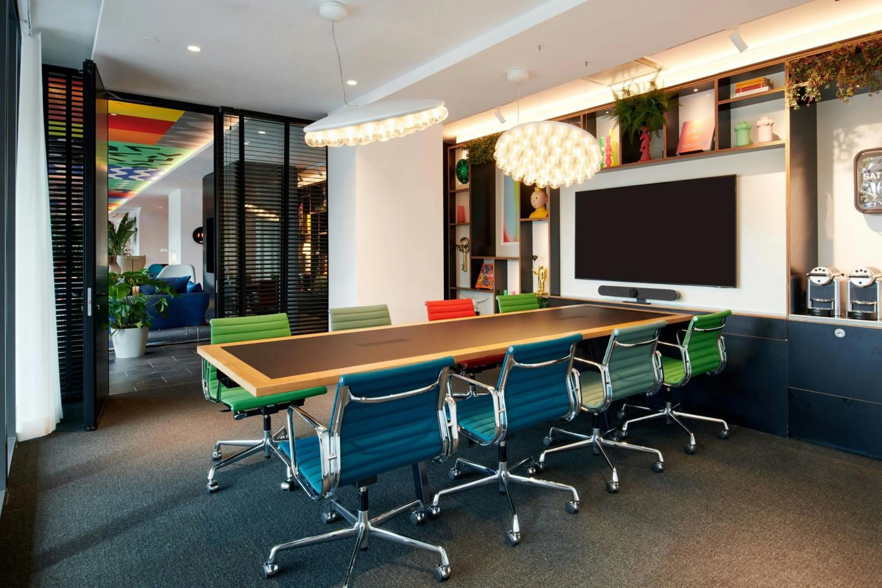 Meeting/conference room in citizenM Rome Isola Tiberina