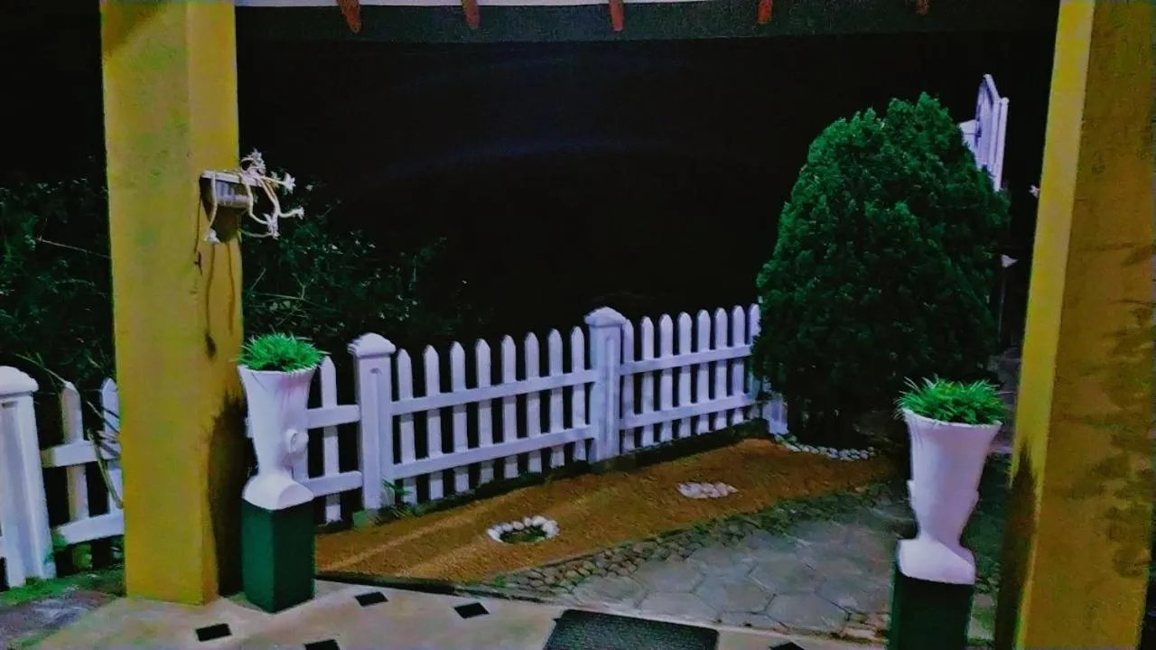 Facade/entrance in Lassana Holiday Bungalow