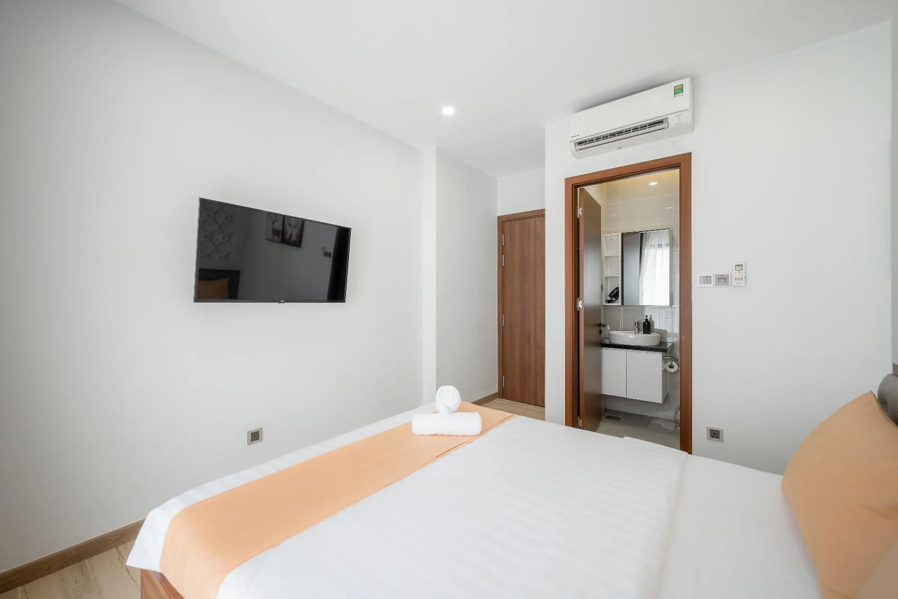 TV and multimedia, Bed in Cozrum Homes - Kena House
