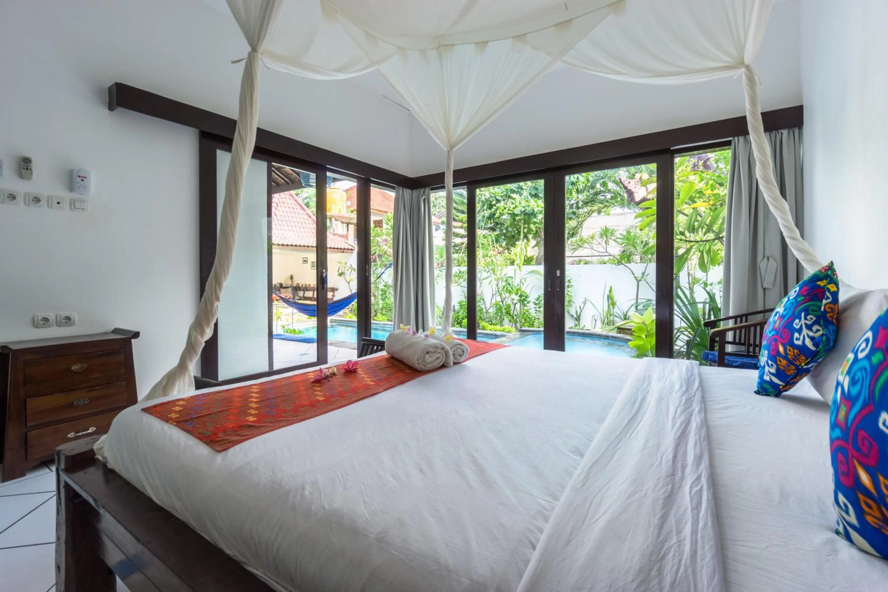 Shower, Bed in Ambary House Gili Trawangan- 2 BR Private Villa, Pool