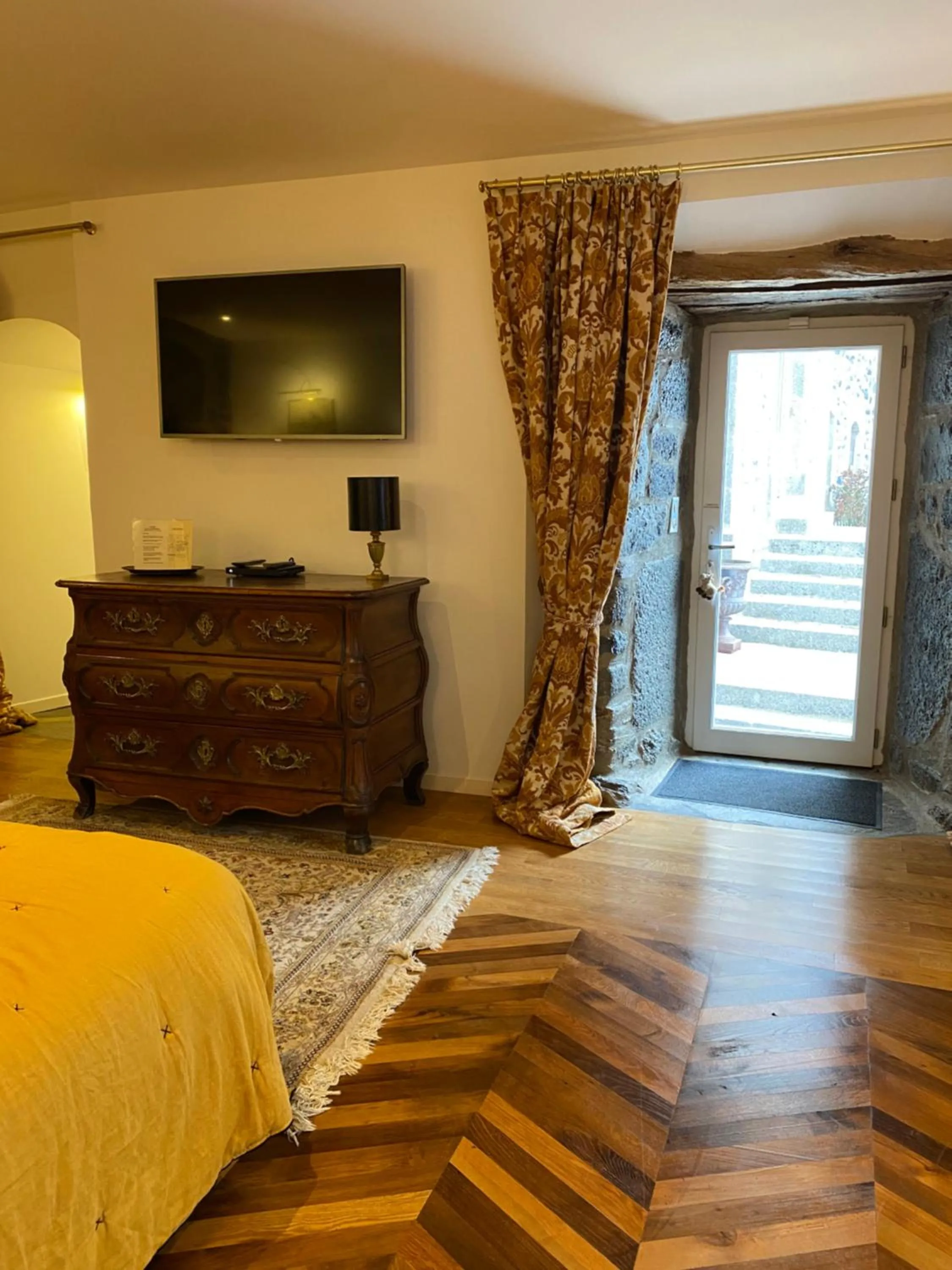 Bed in Château du Puech