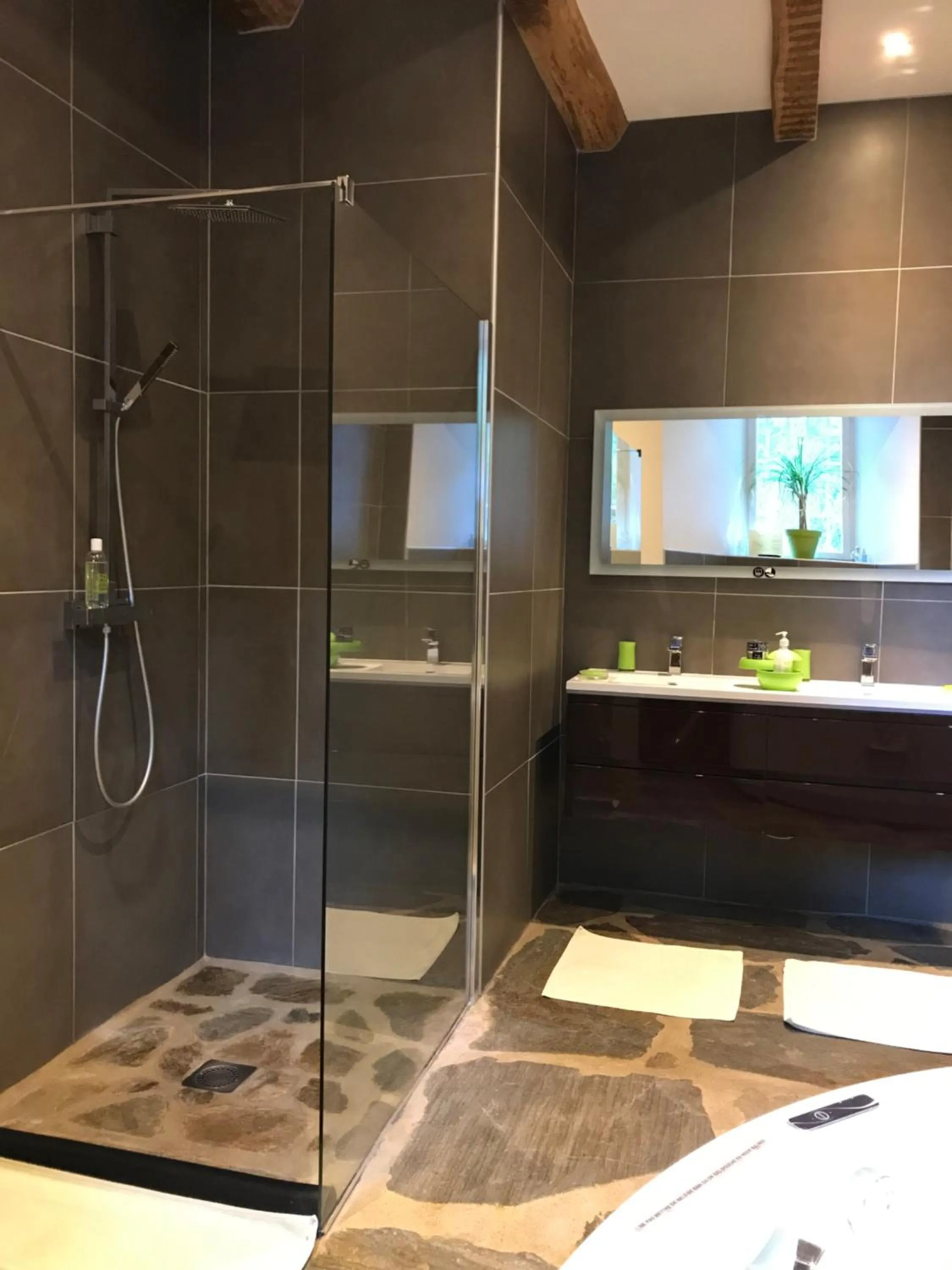 Bathroom in Château du Puech