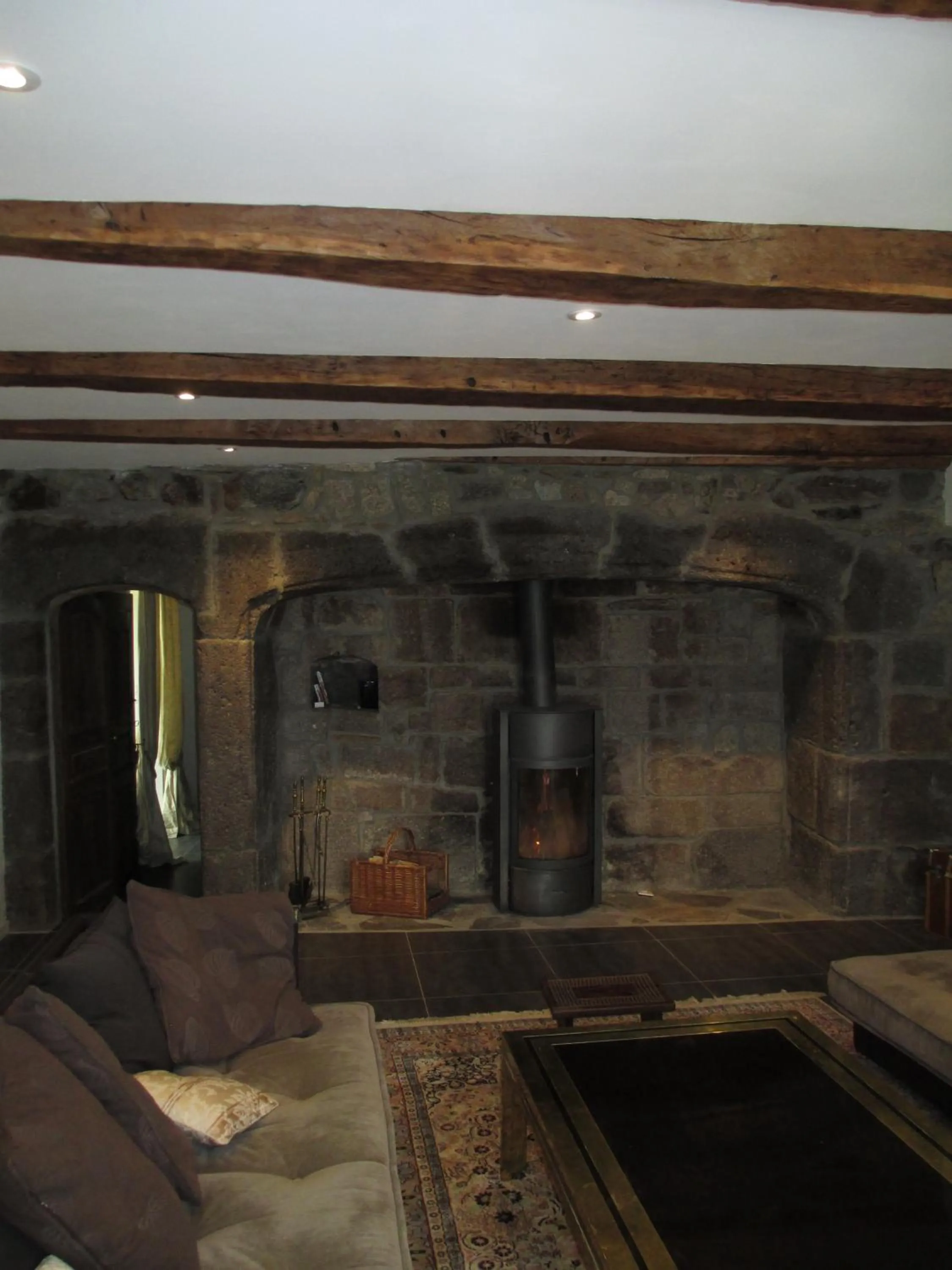 Communal lounge/ TV room in Château du Puech