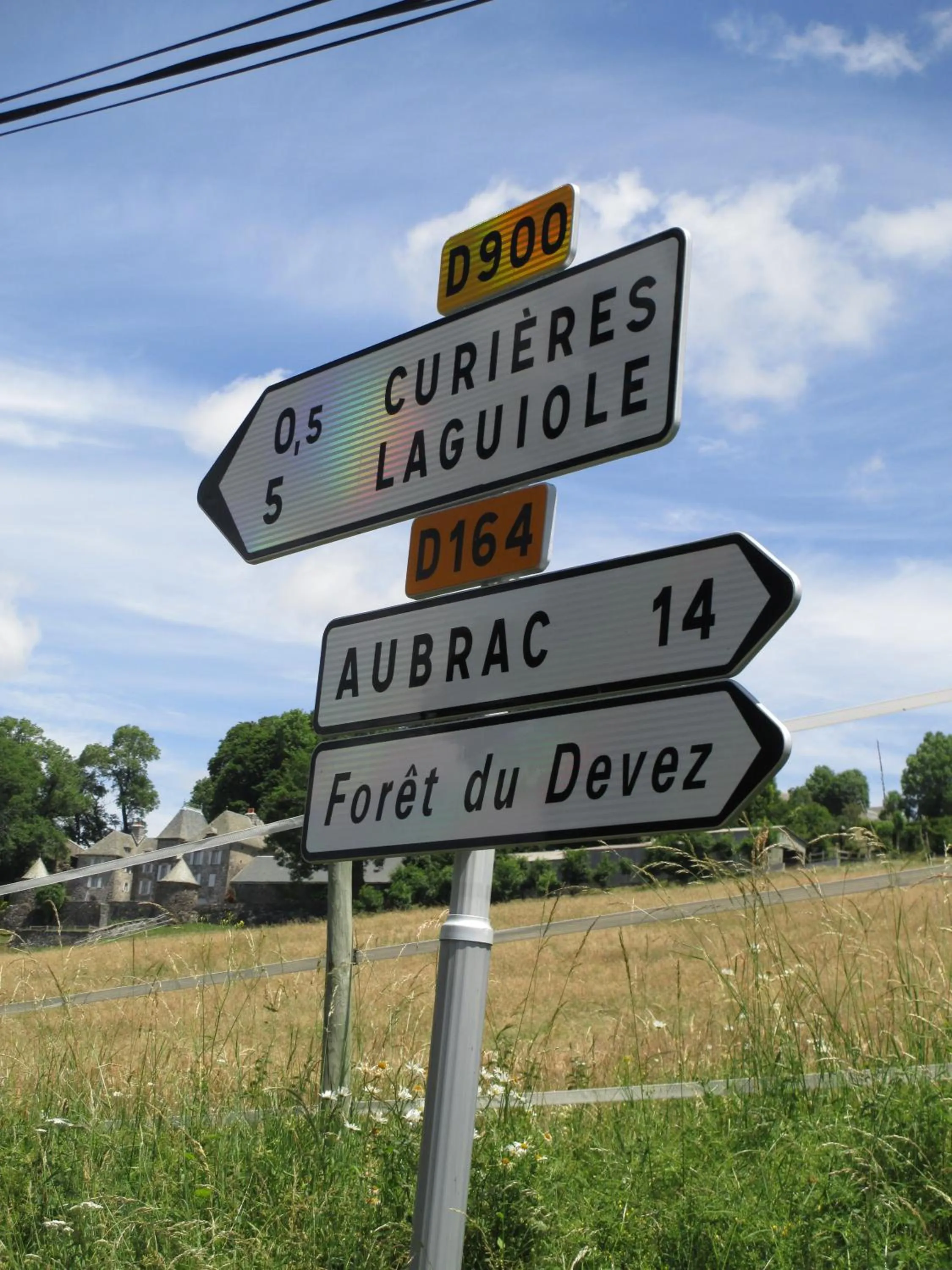 Nearby landmark in Château du Puech