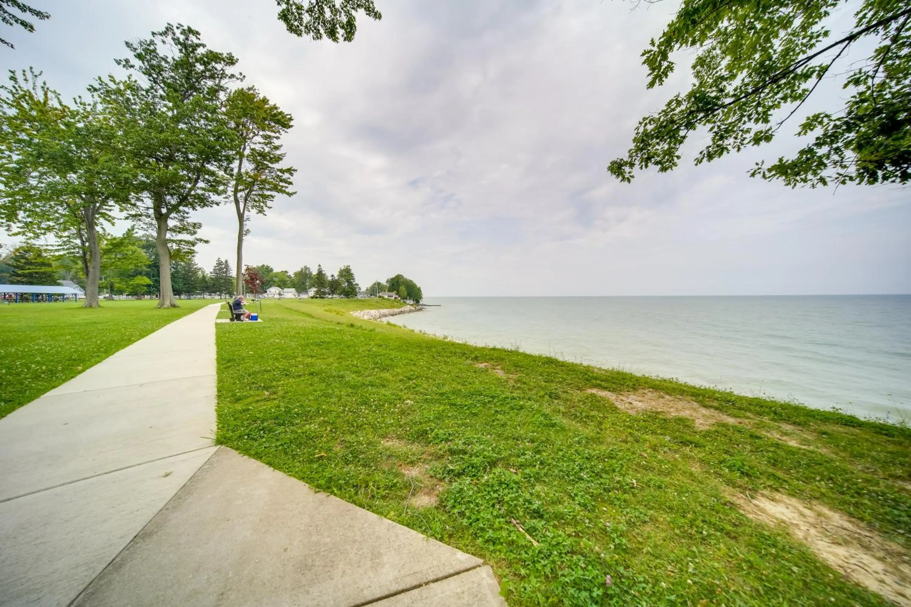 Pet-Friendly Lake Erie Cottage - Walk to the Water