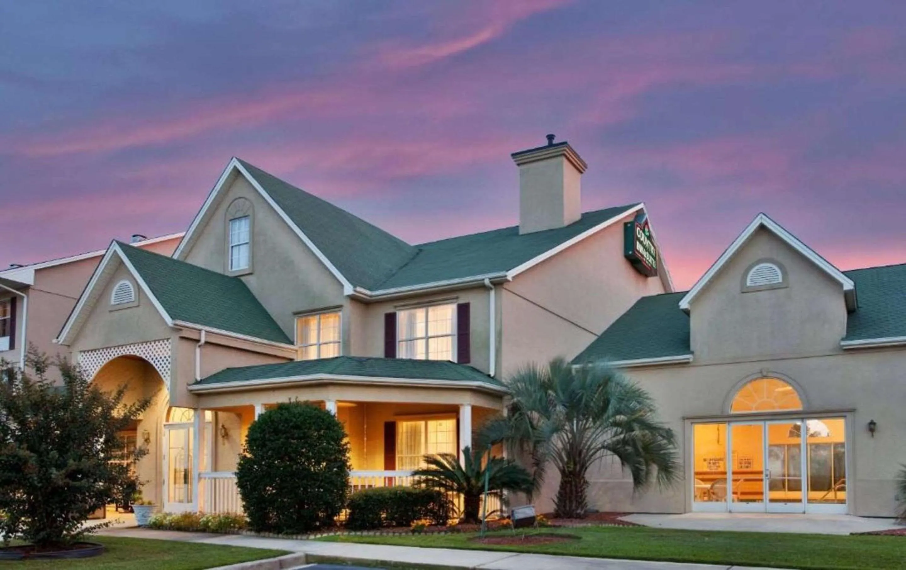 Property building in Country Inn & Suites by Radisson, Columbia, SC