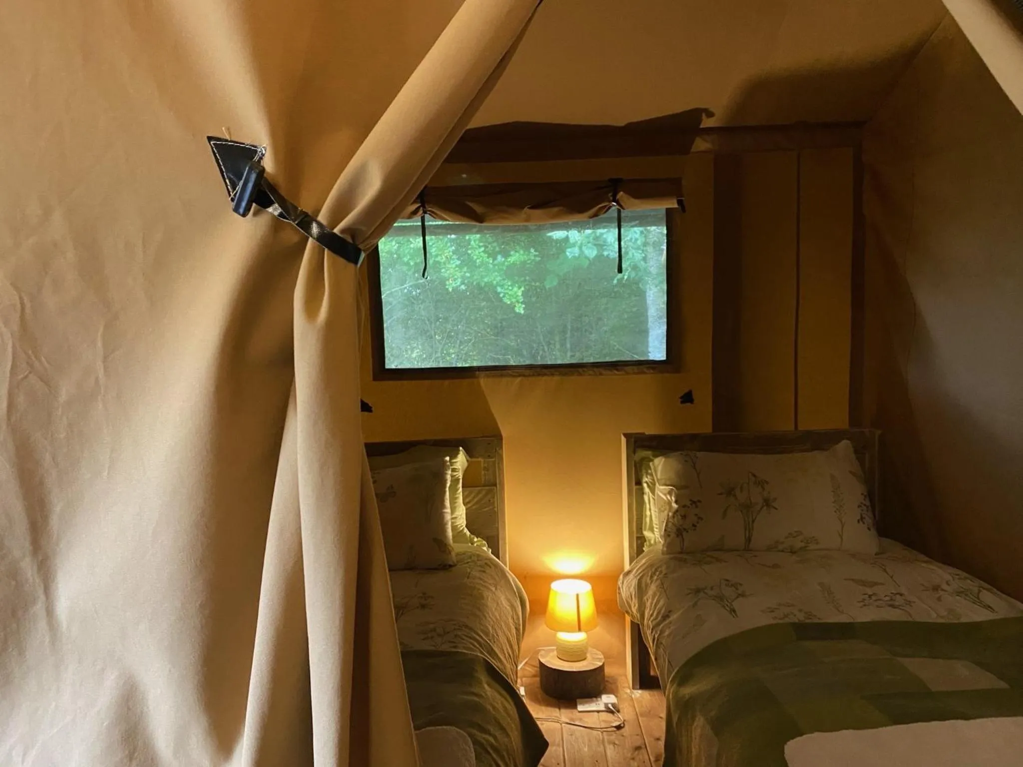 Bedroom, Bed in The Chilterns View