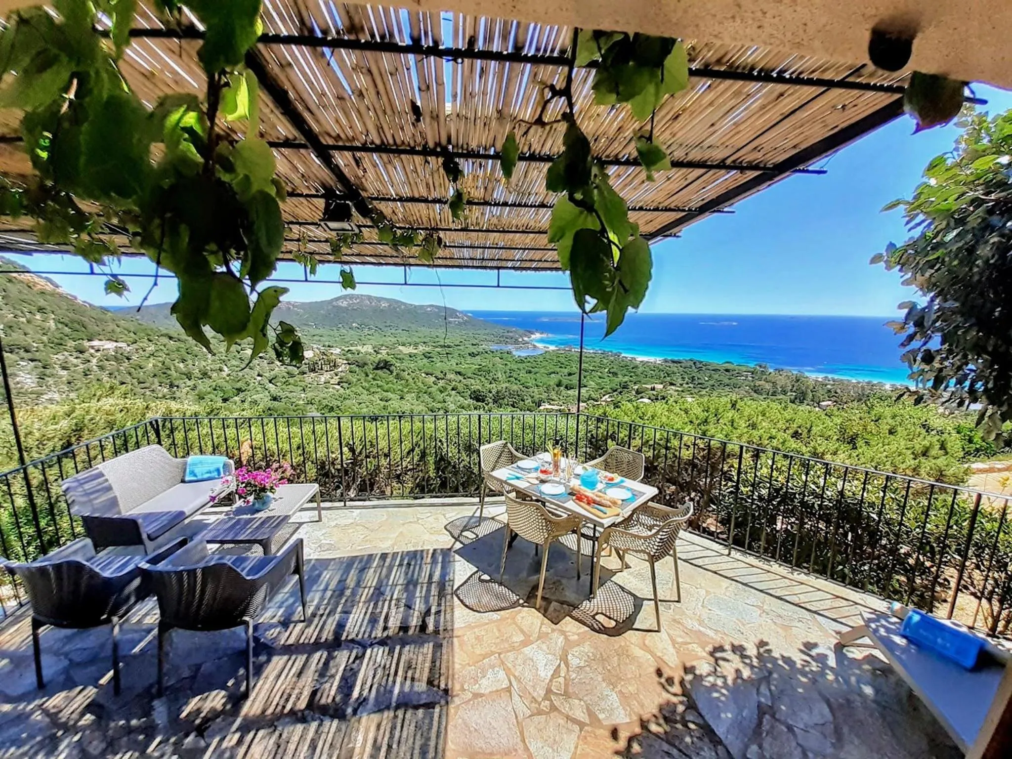 Patio in Résidence Belvedere de Palombaggia