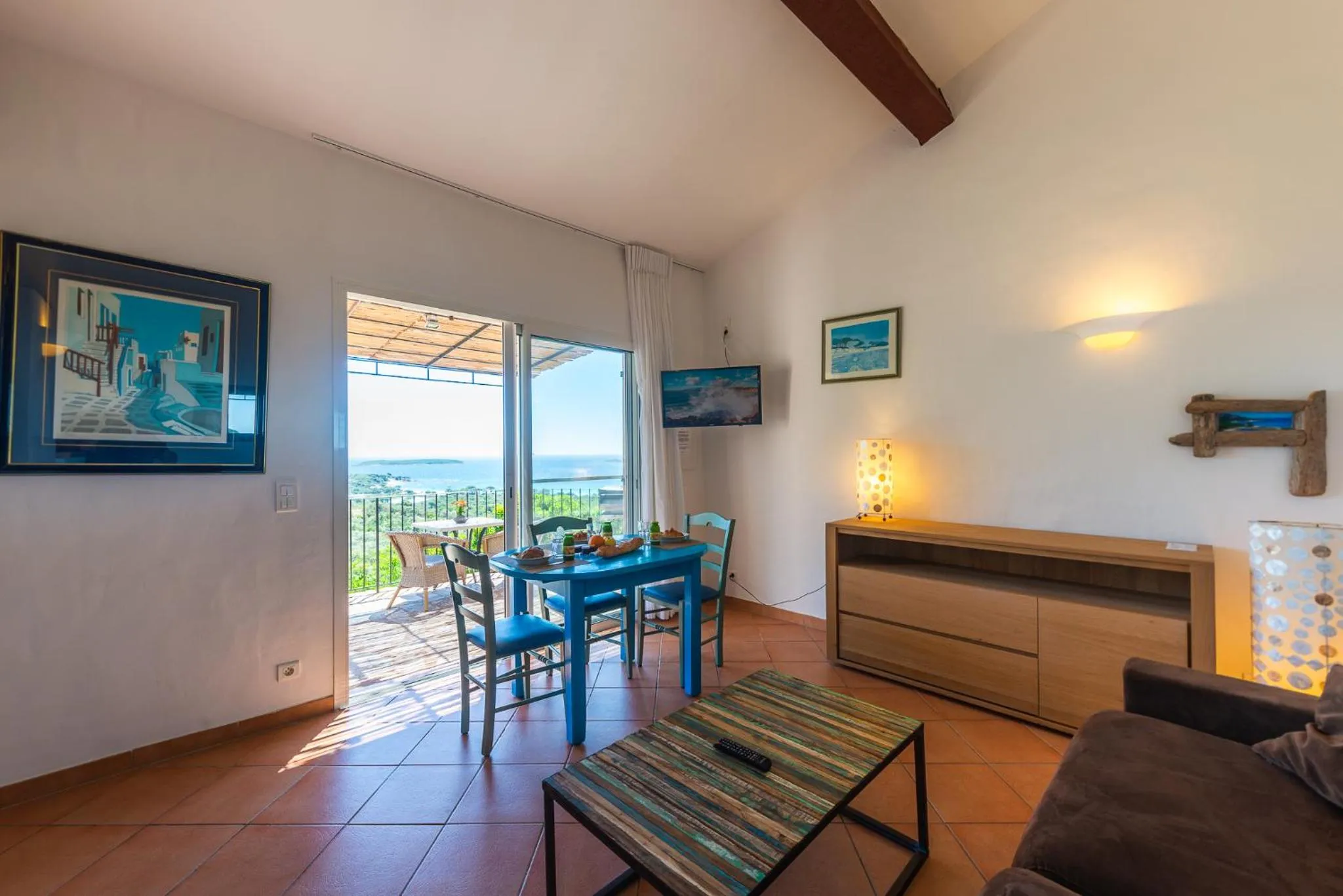 TV and multimedia in Résidence Belvedere de Palombaggia