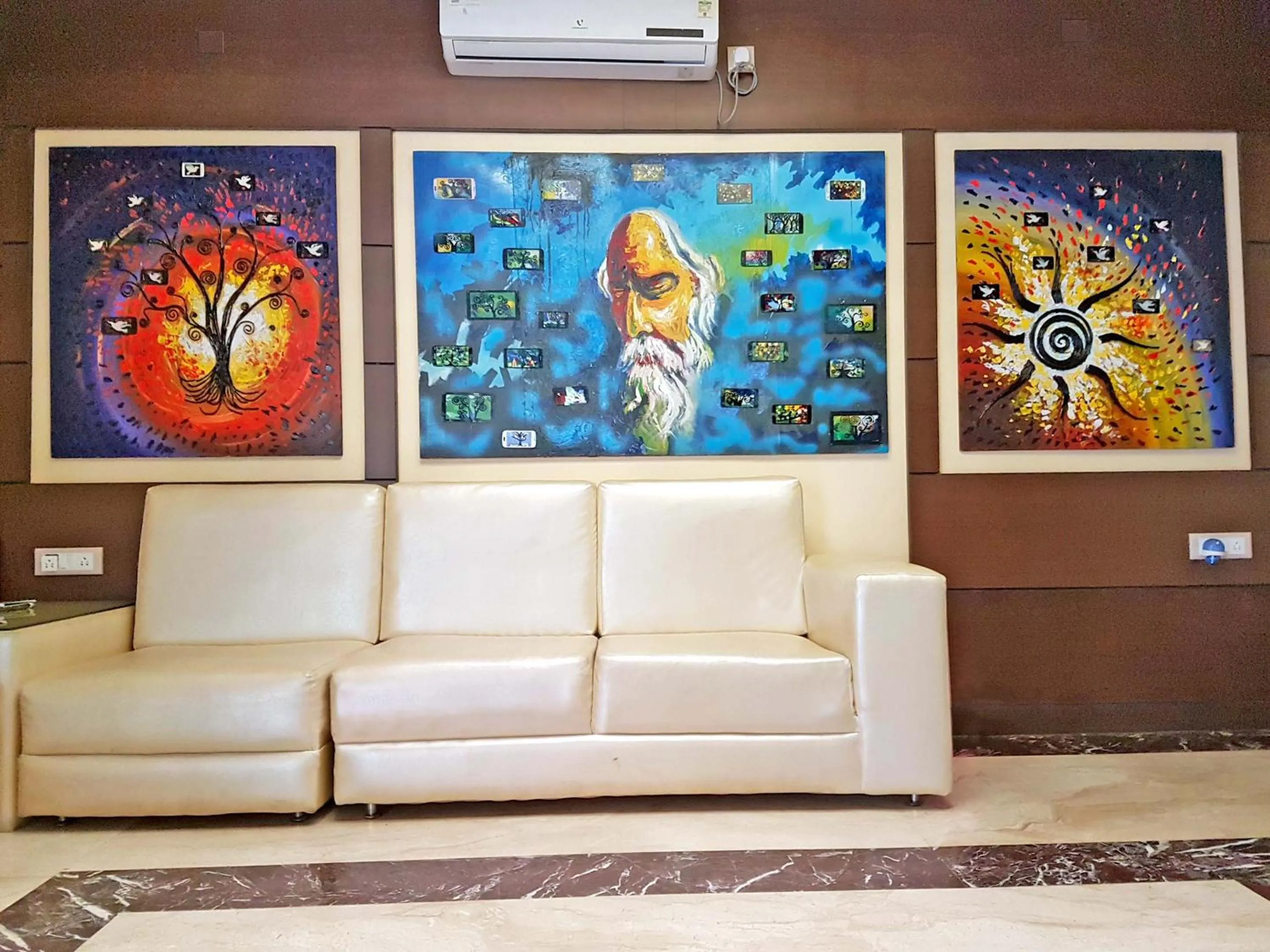 Living room in Hotel Royal Bengal