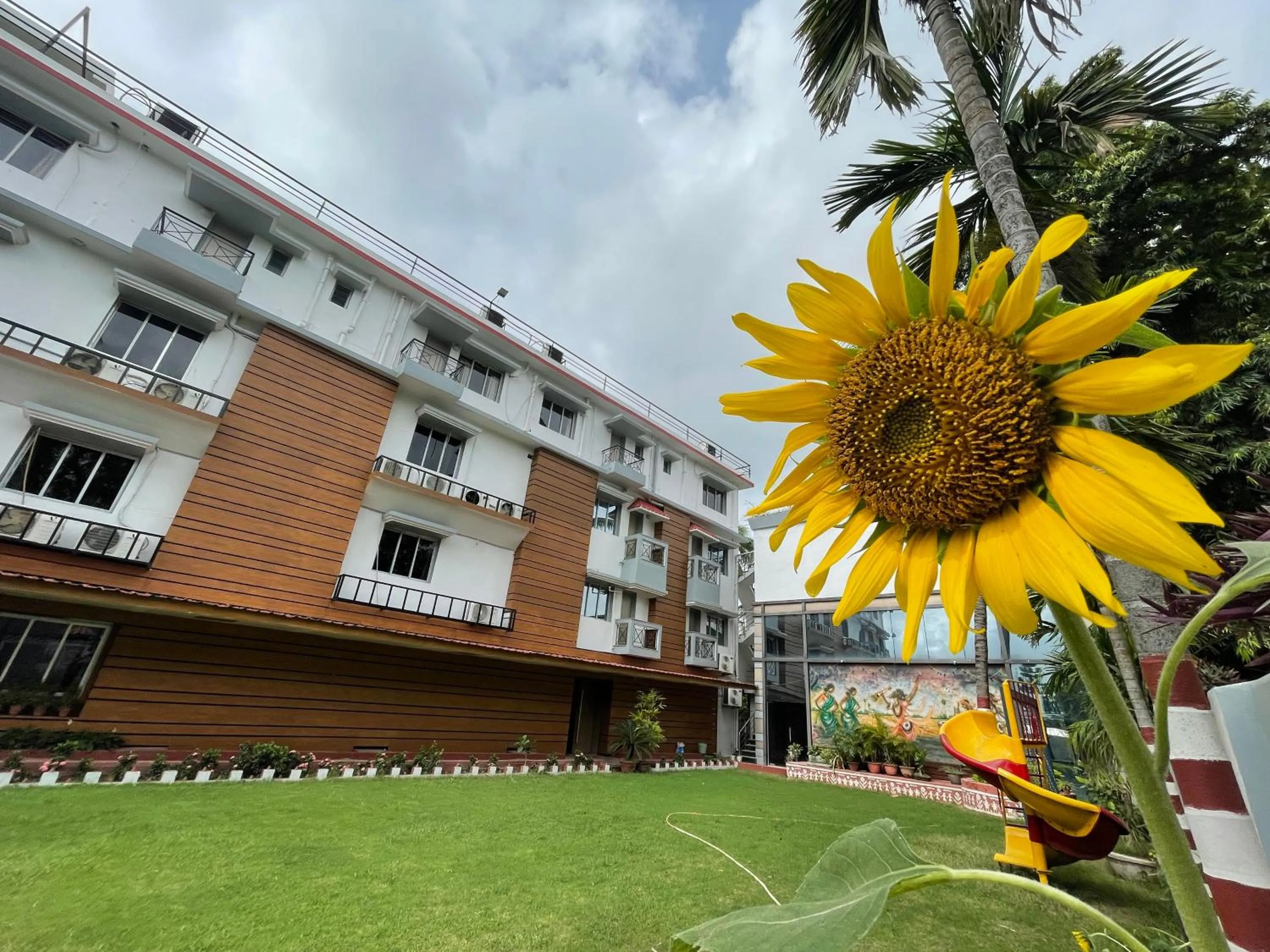 Property building in Hotel Royal Bengal