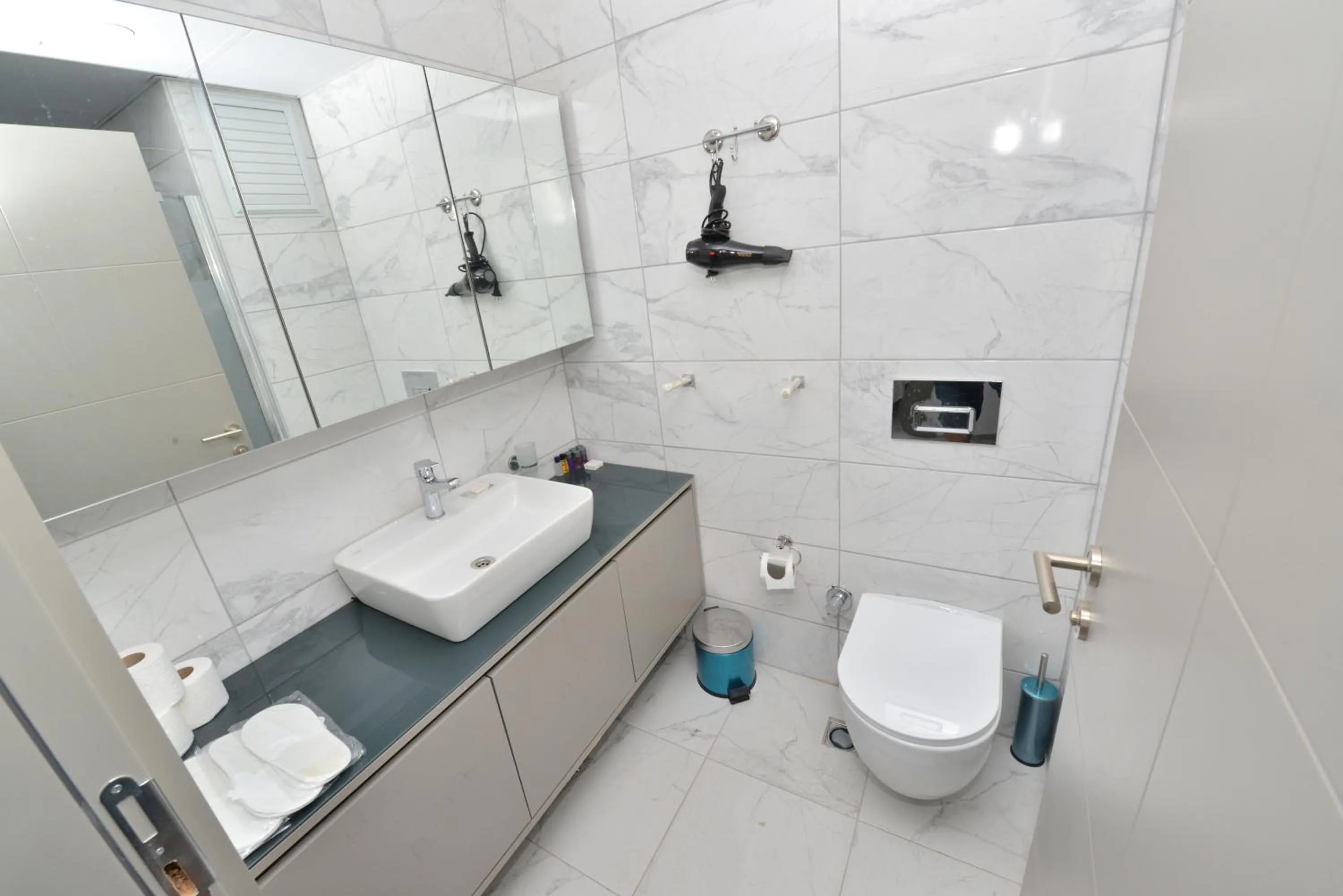 Shower in Ethica Suite Luxury Houses