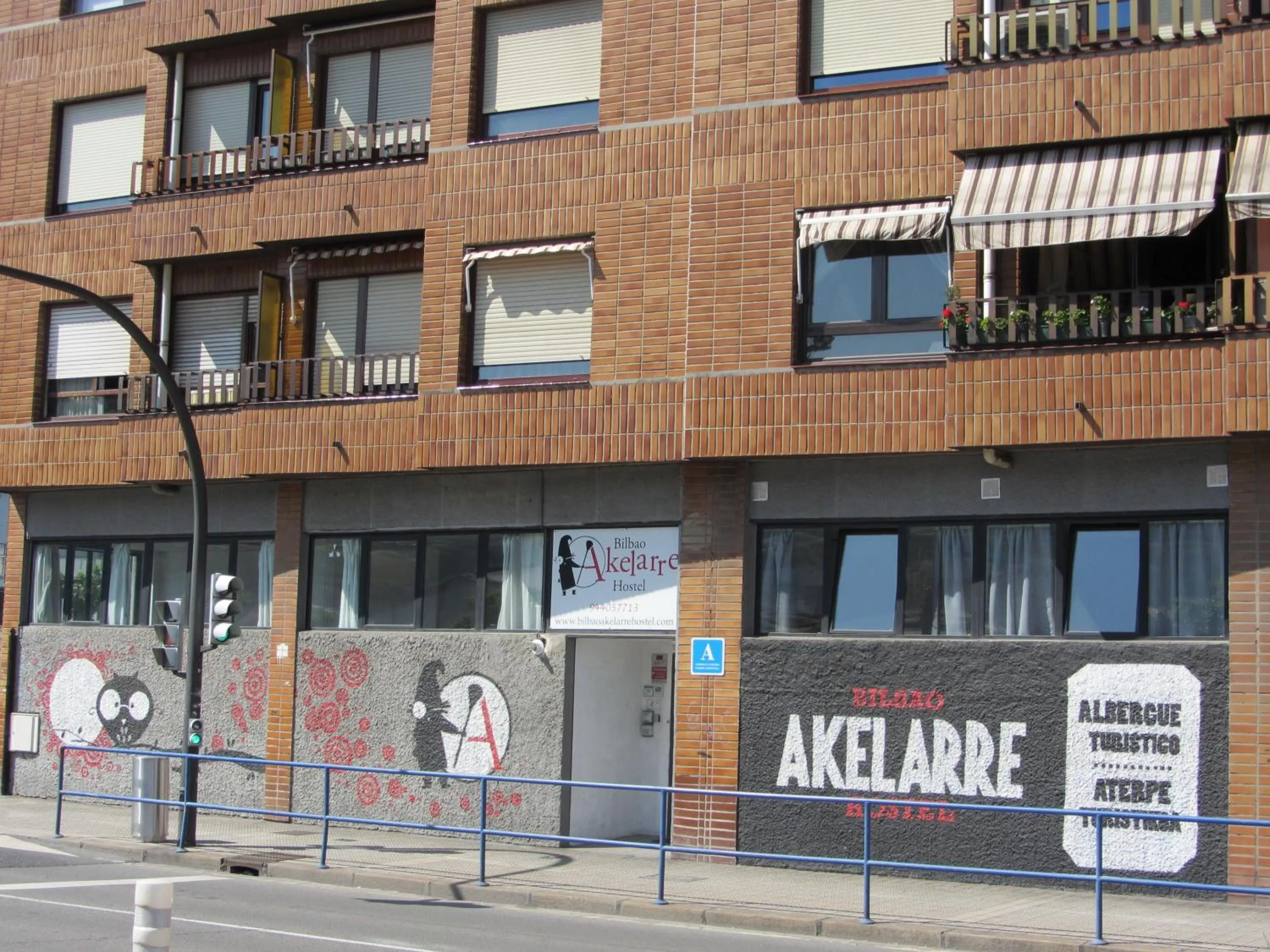 Facade/entrance in Bilbao Akelarre Hostel