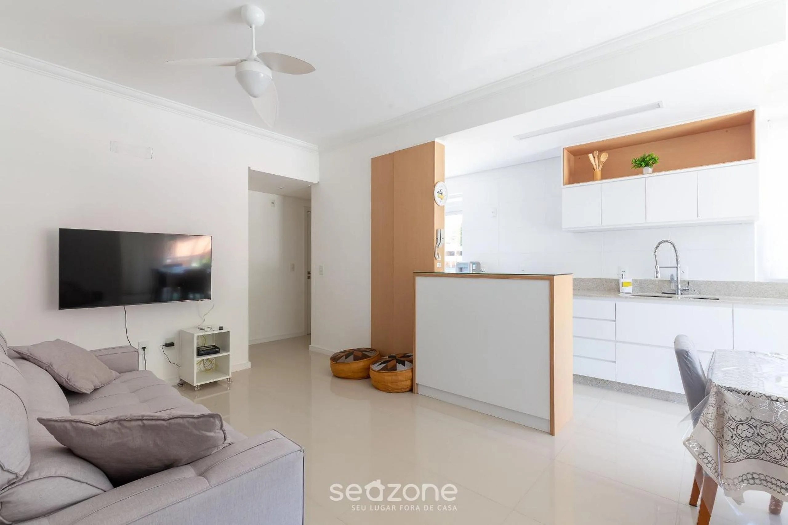 TV and multimedia in Lindo apto com churrrasqueira em Floripa IBE104