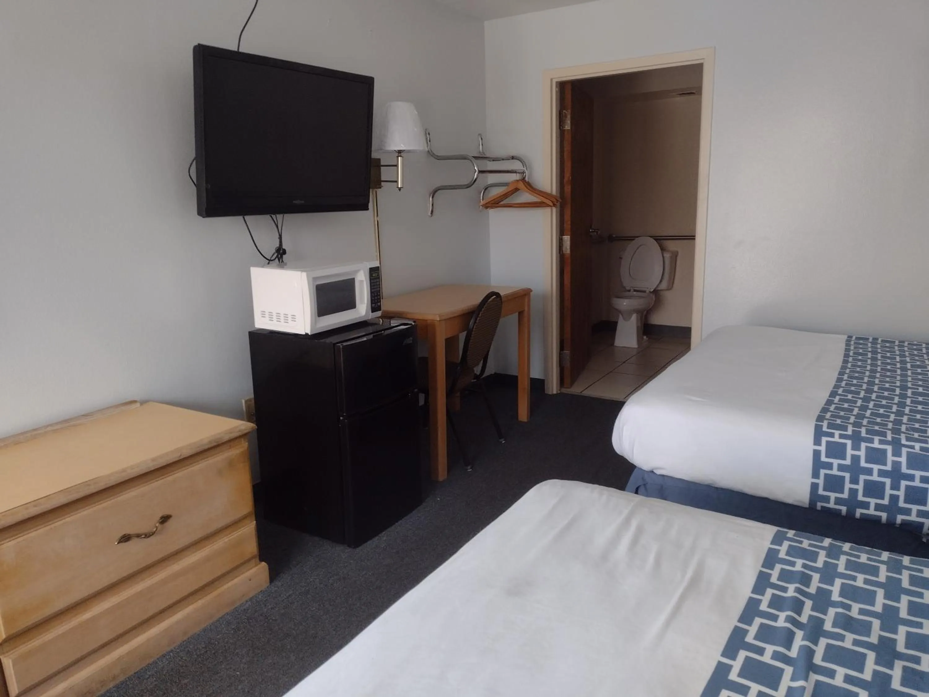 Bed in Wind Chase Inn