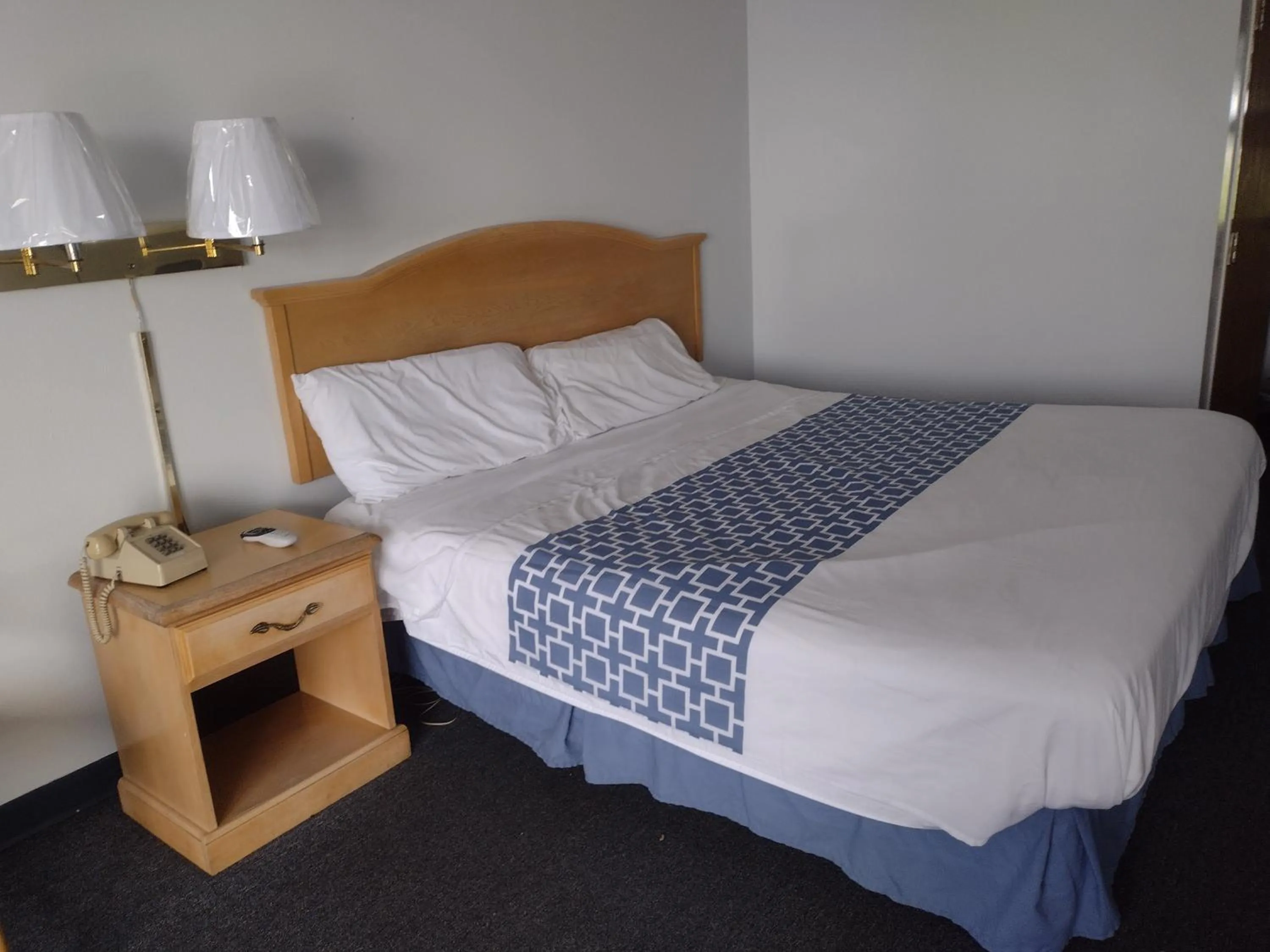 Bed in Wind Chase Inn