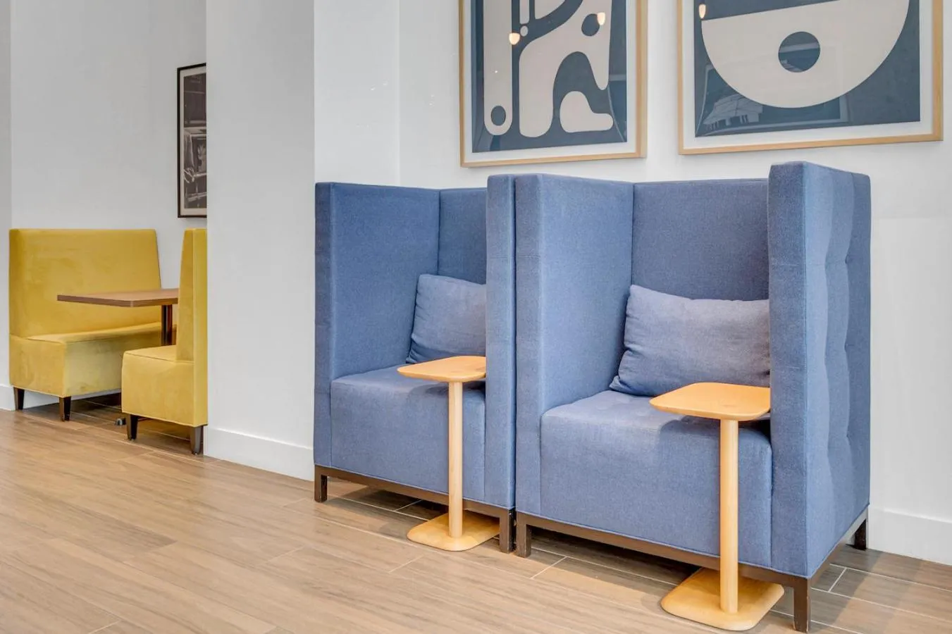 Beautiful Property with King Bed & Free Parking