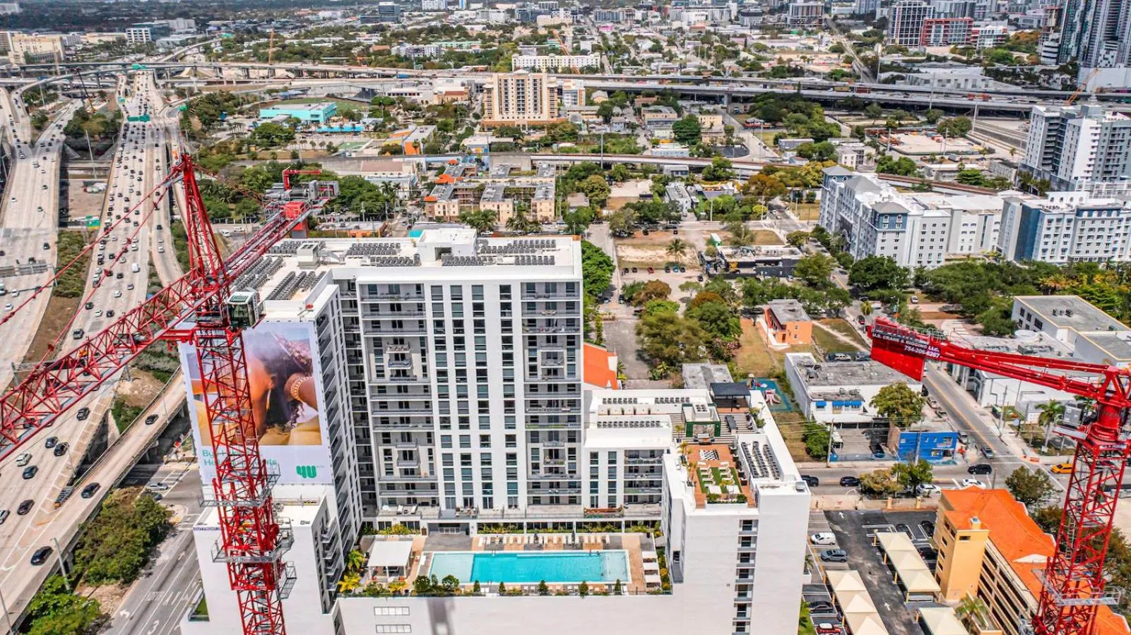 Beautiful Property with King Bed & Free Parking