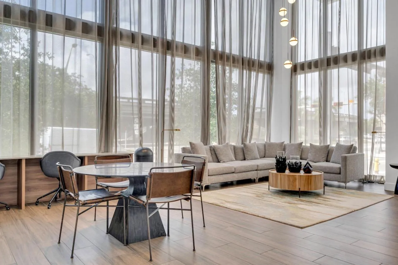 Beautiful Property with King Bed & Free Parking