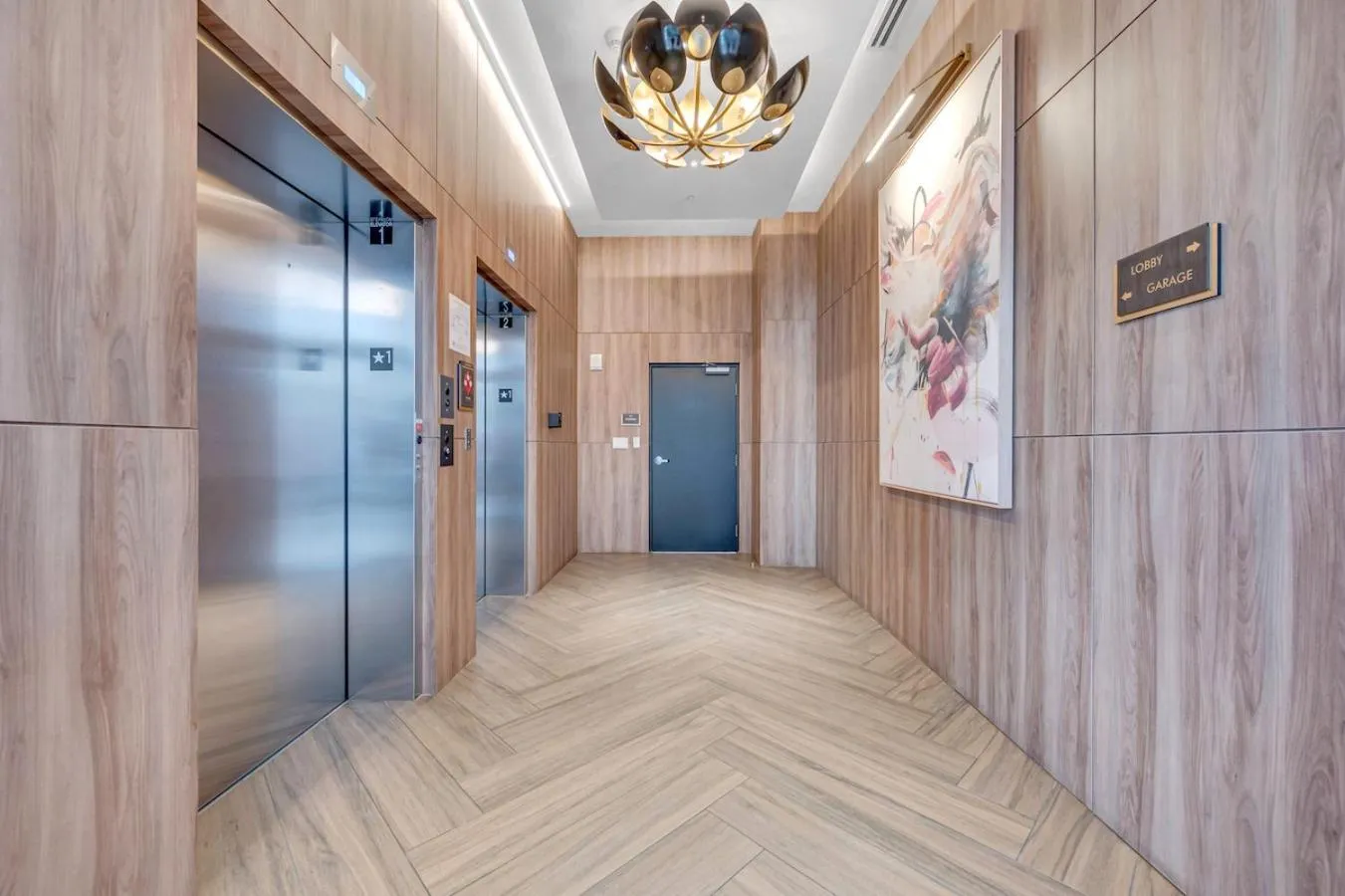 Beautiful Property with King Bed & Free Parking