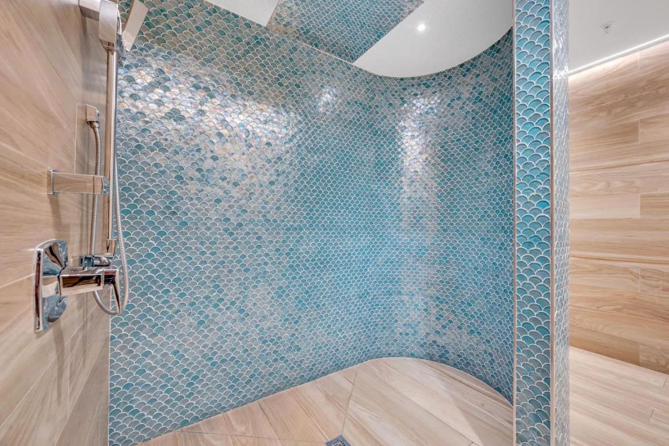 Spa and wellness centre/facilities in Beautiful Property with King Bed & Free Parking