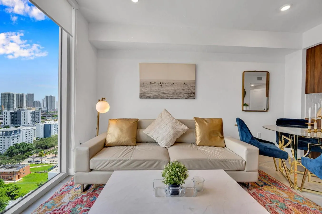 Beautiful Property with King Bed & Free Parking