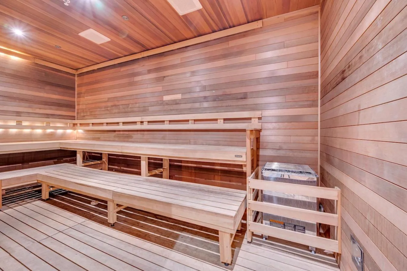 Sauna in Beautiful Unit with Amazing View & Free Parking