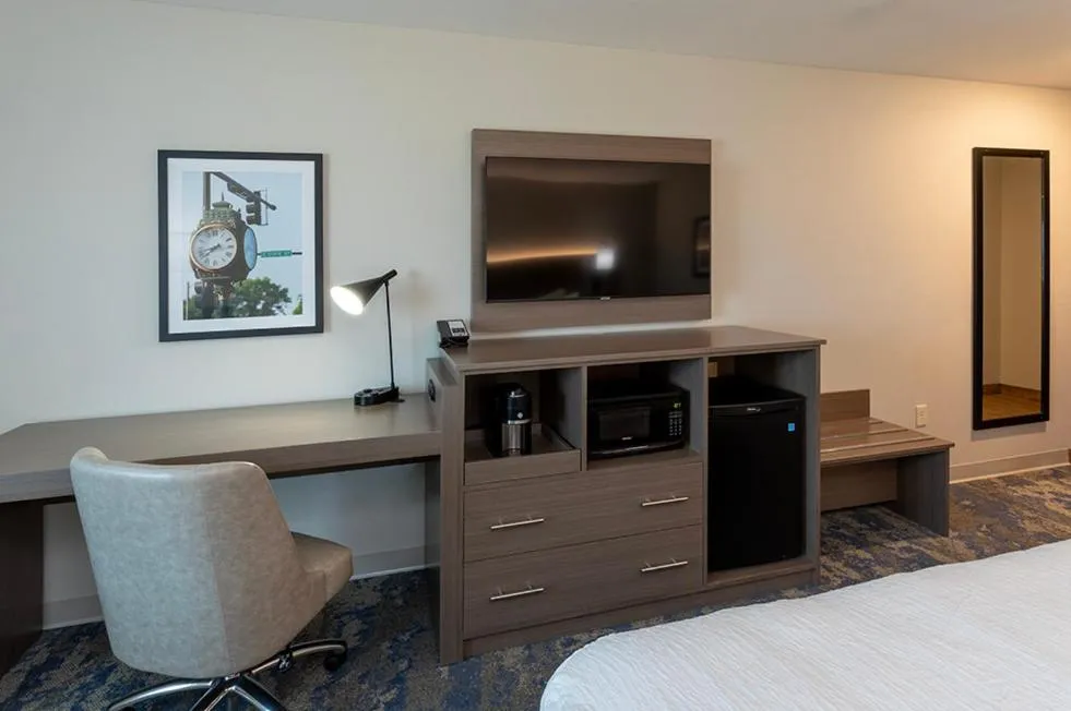 Bed in GrandStay Hotel & Suites Algona