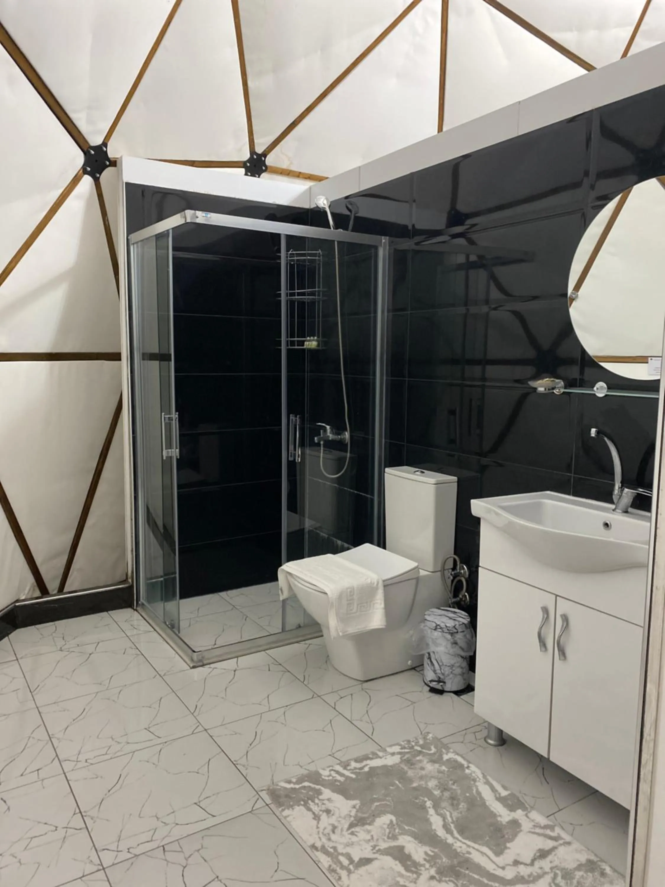 Phalesia Glamping Otel