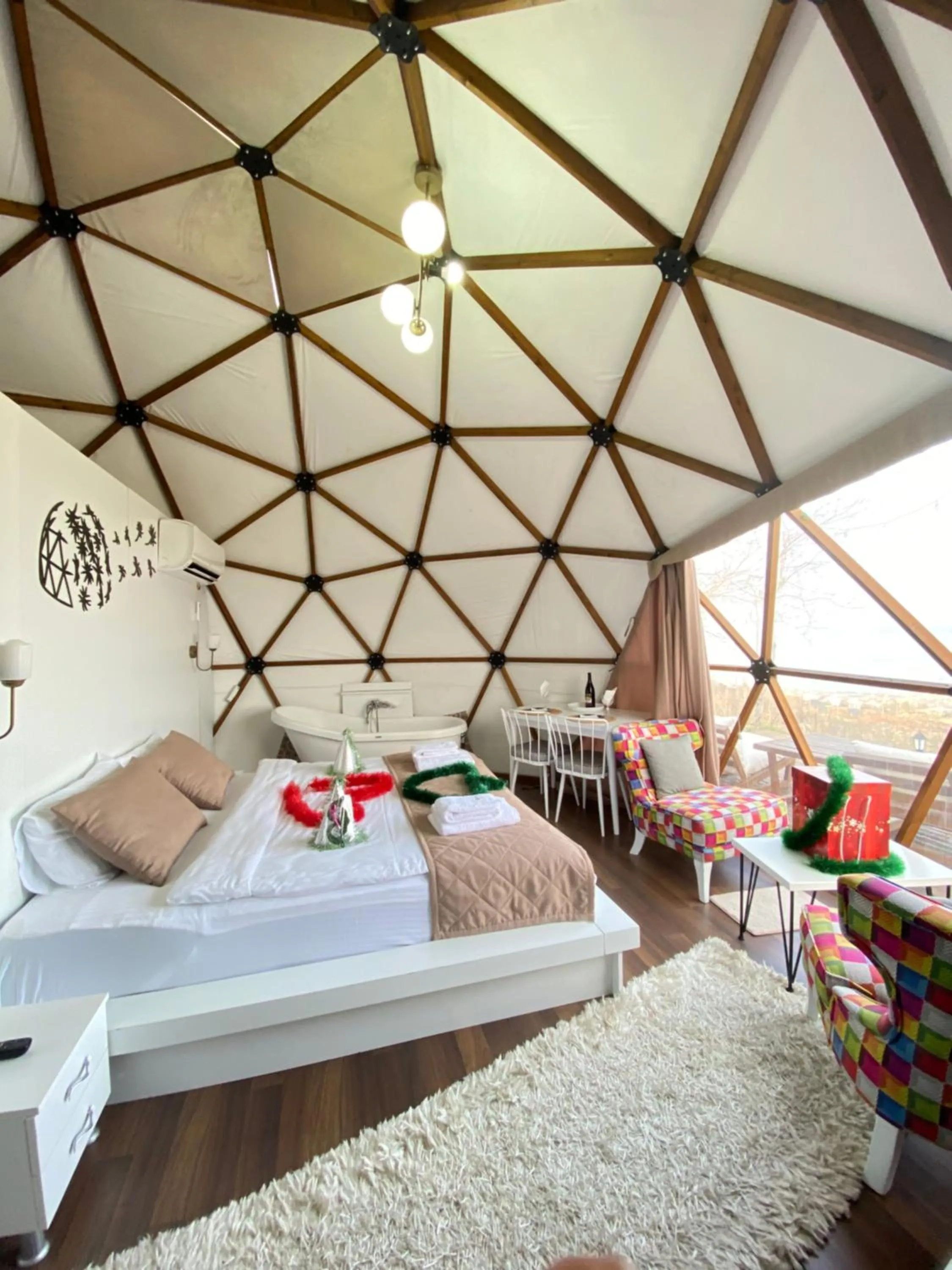 Phalesia Glamping Otel