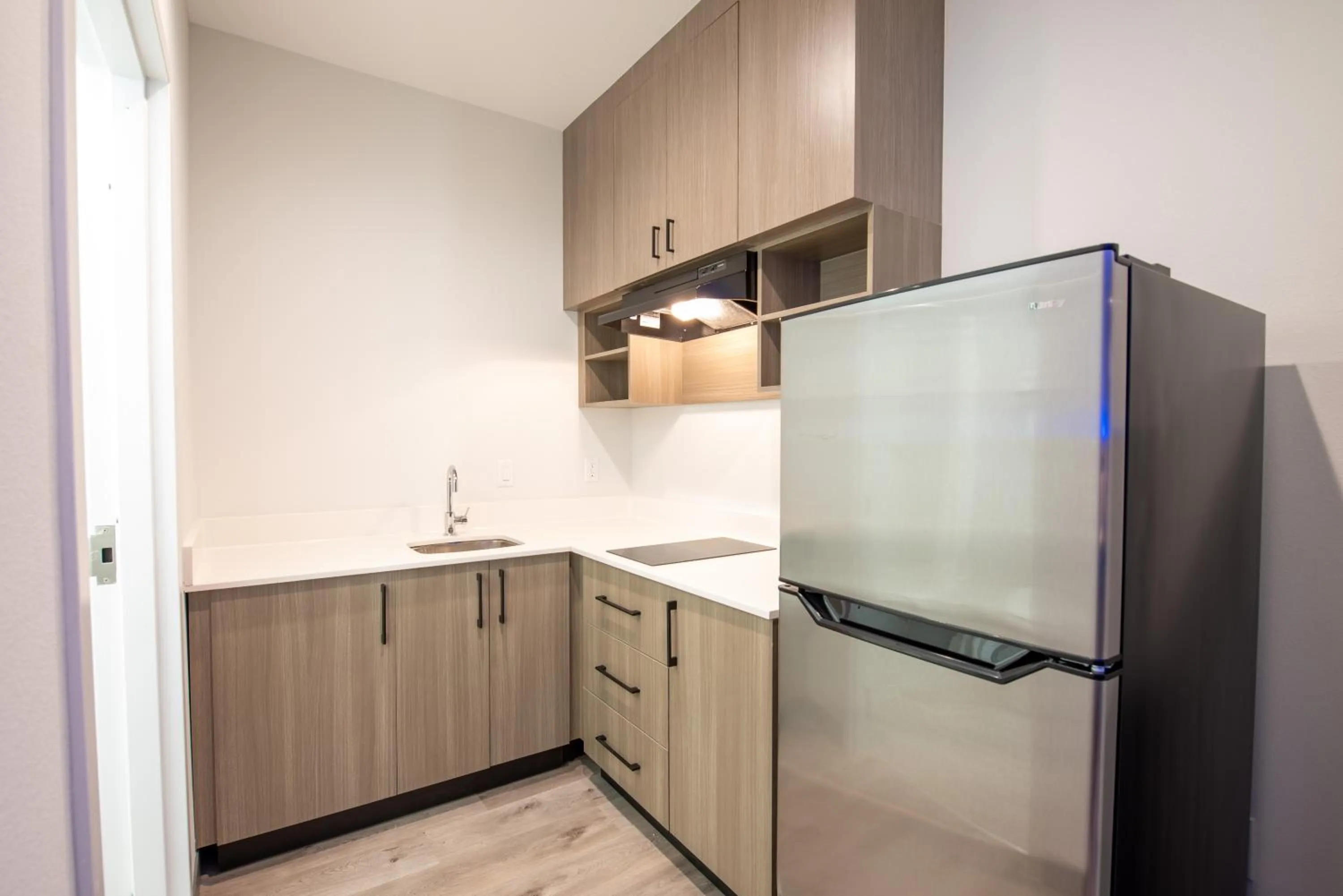 Express Inn & Suites