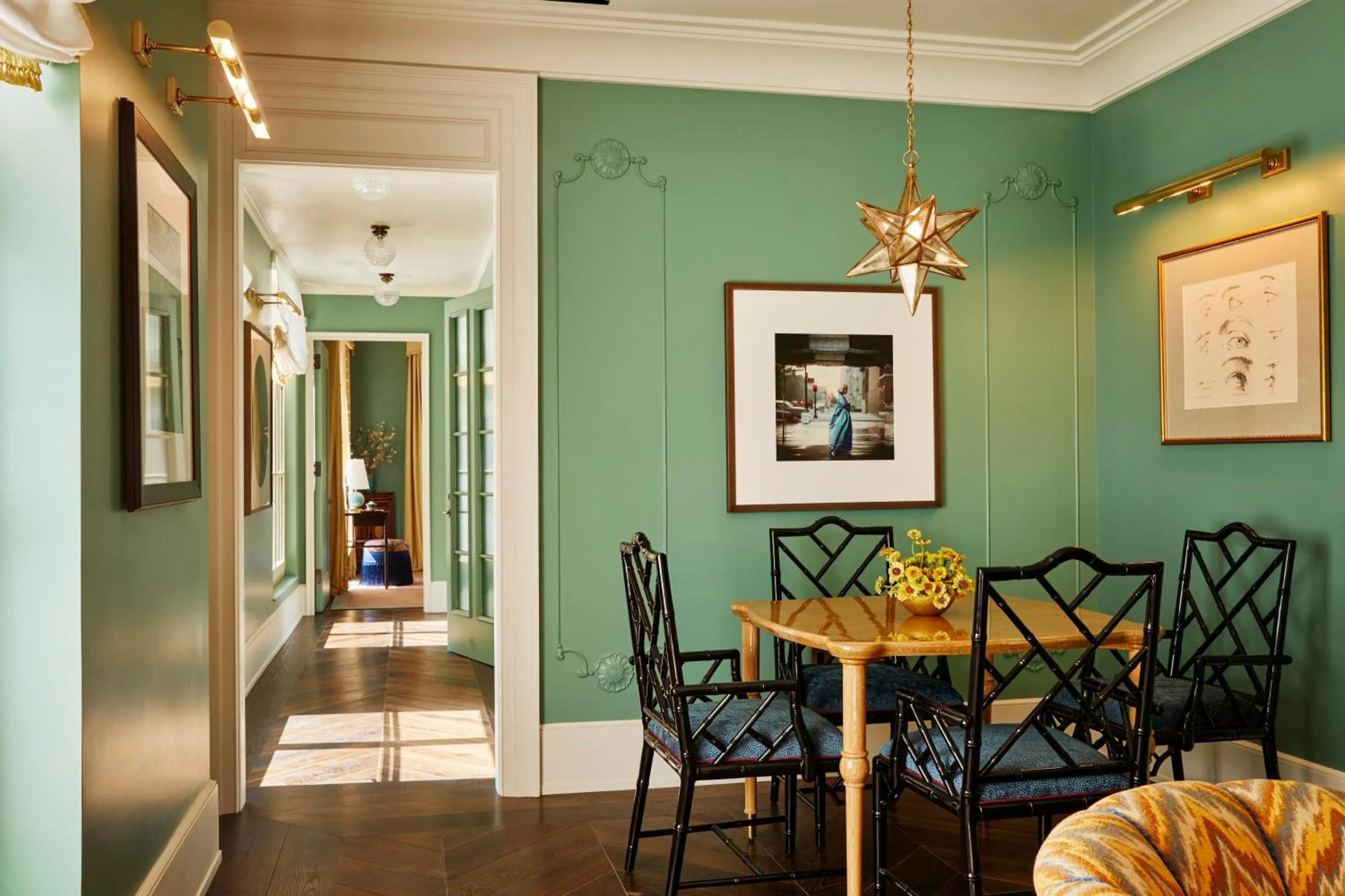 Dining area in The Fifth Avenue Hotel