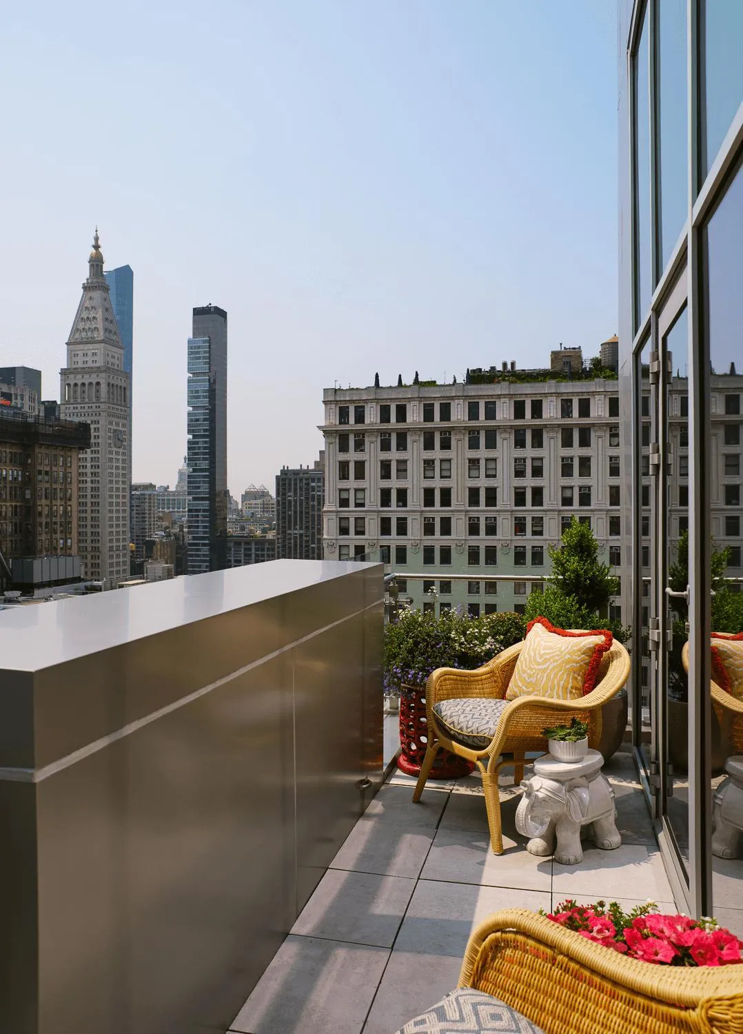 Balcony/Terrace in The Fifth Avenue Hotel