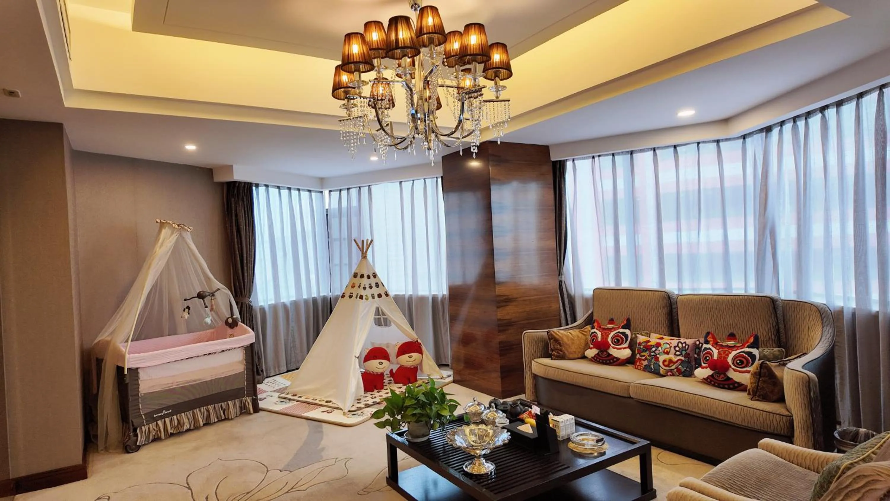 Bed in Kunming Haitian Hotel