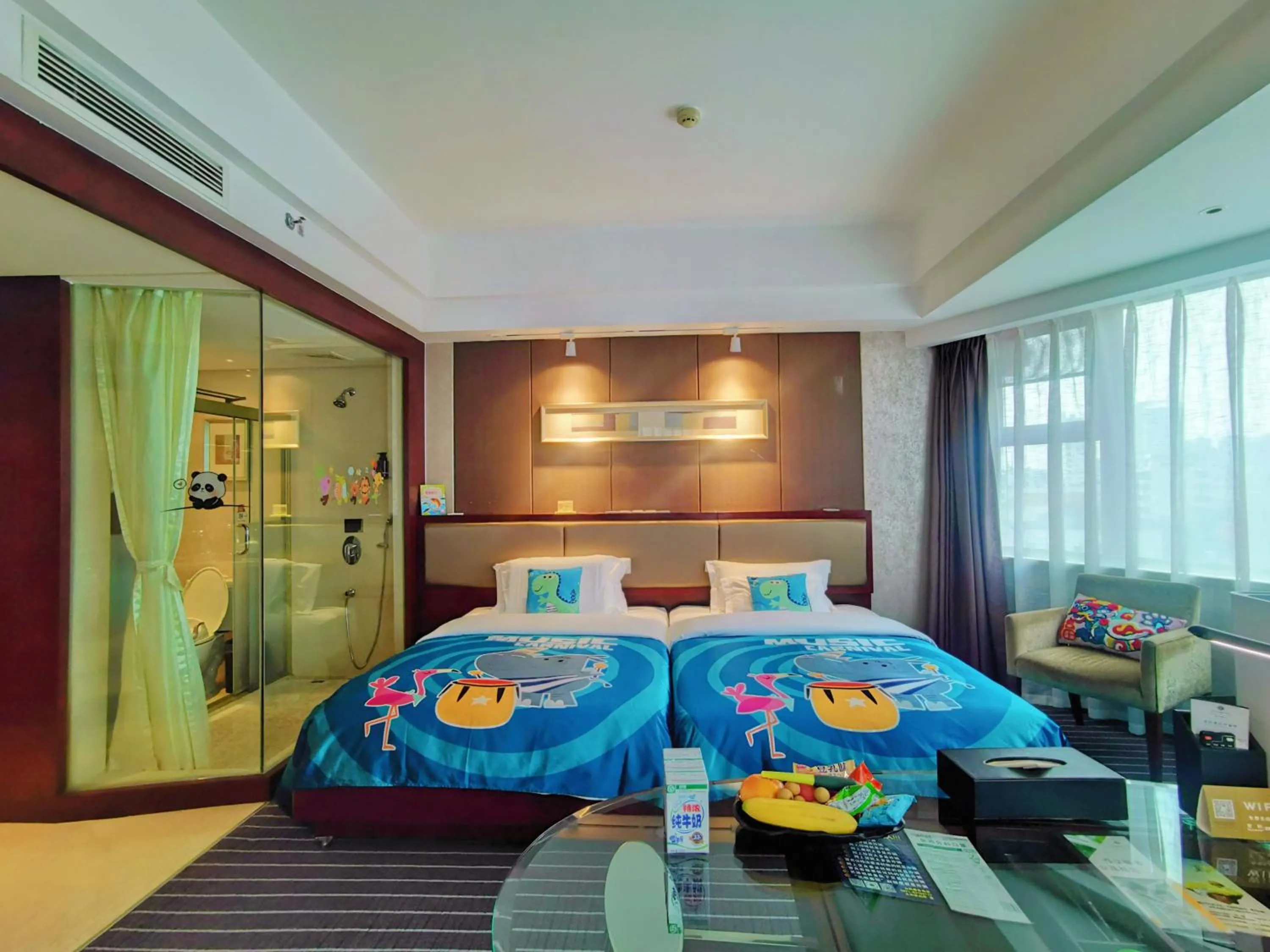 Photo of the whole room, Bed in Kunming Haitian Hotel