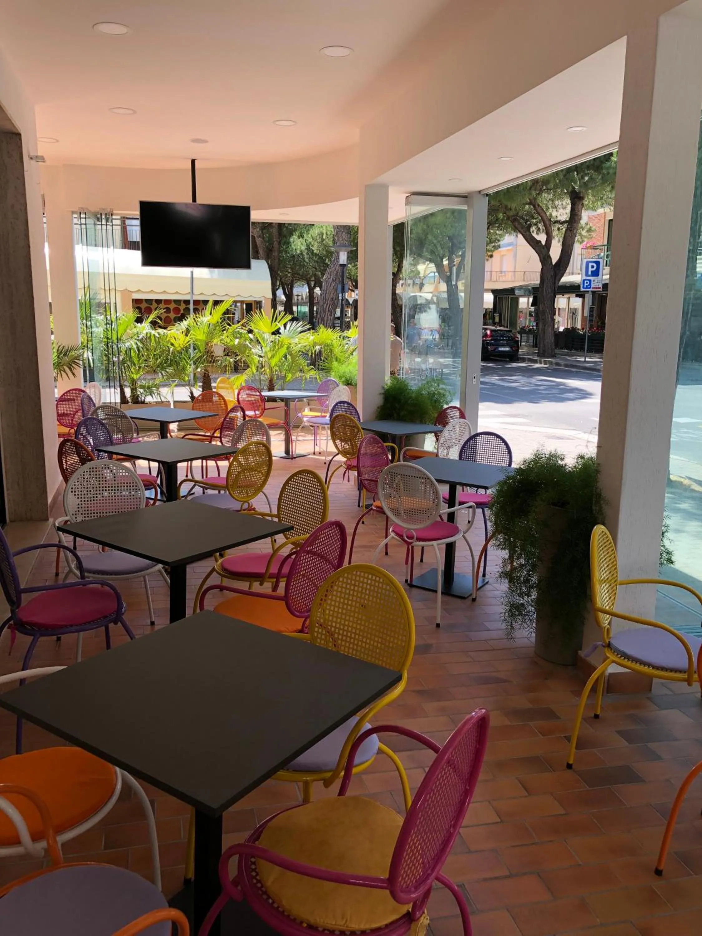 Lounge or bar in Hotel Marlisa Pier