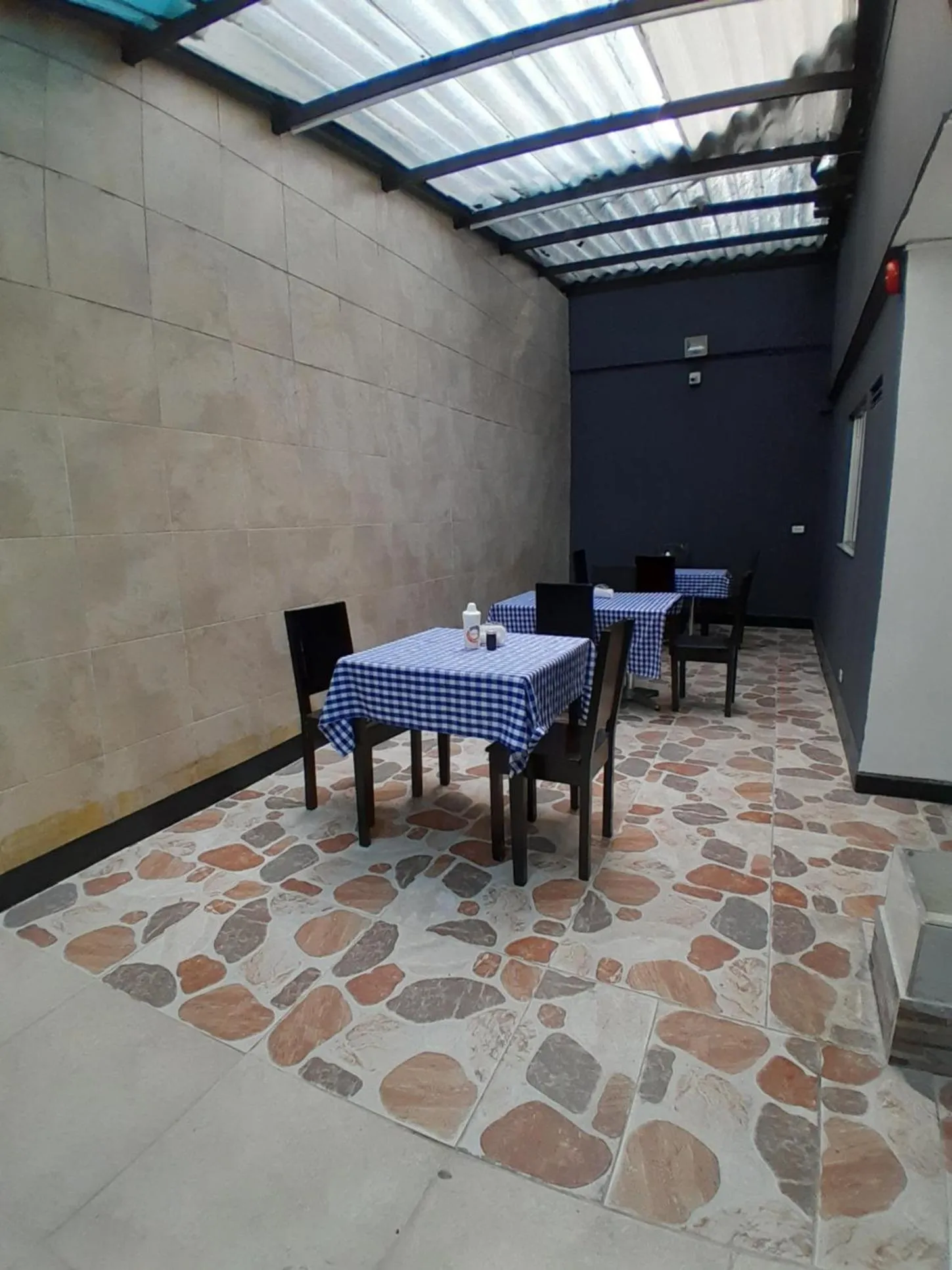 Seating area in Hotel Palermo Real