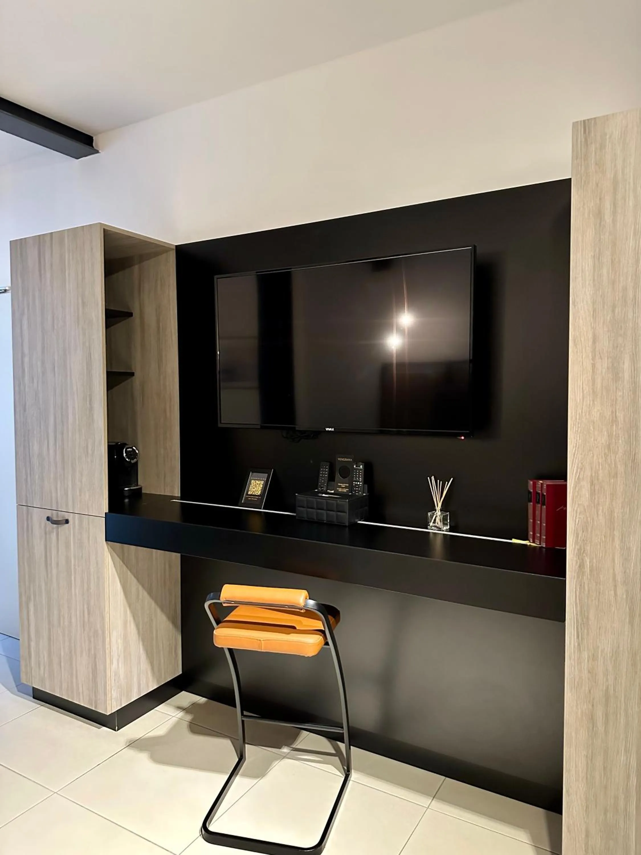 TV and multimedia in VENEZIANA Boutique Hotel Superior