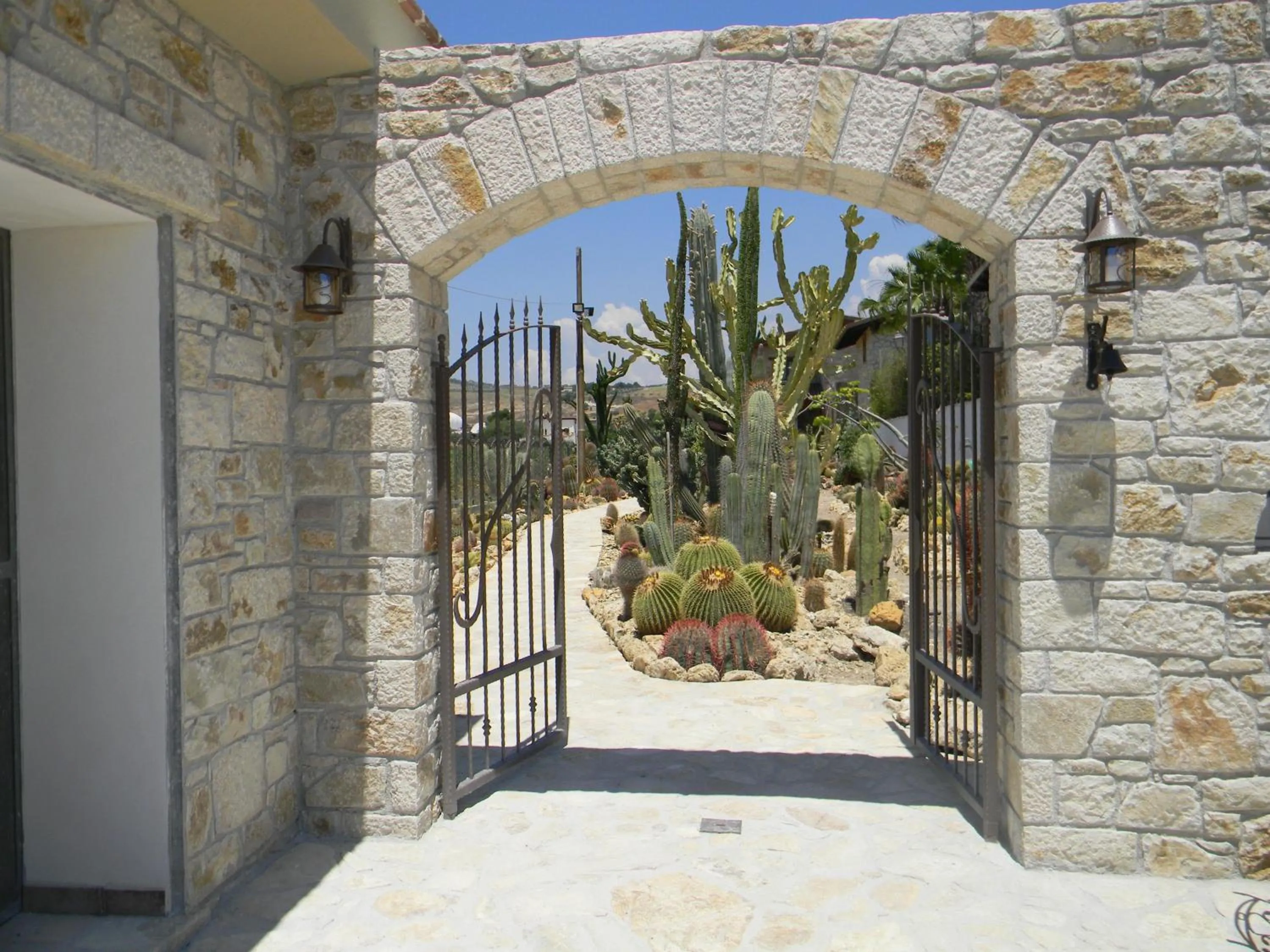 Facade/entrance in Relais Garden Cactus B&B