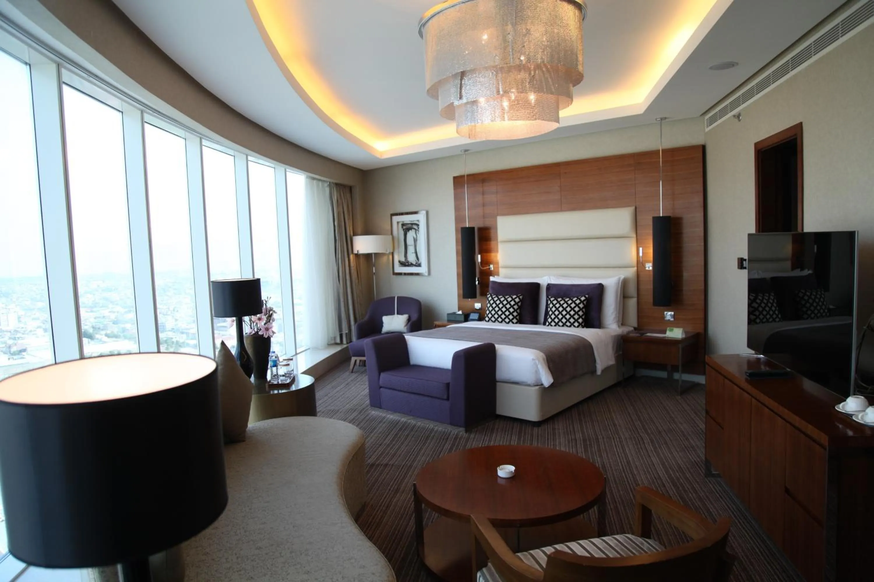 Bedroom, Bed in Grand Millennium Sulaimani