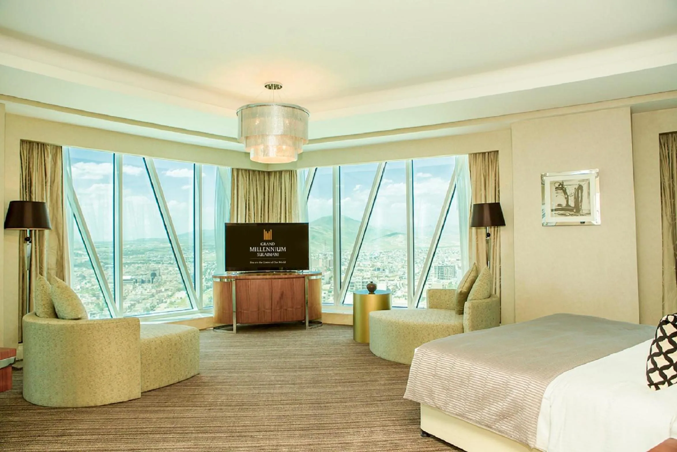 Day, Bed in Grand Millennium Sulaimani