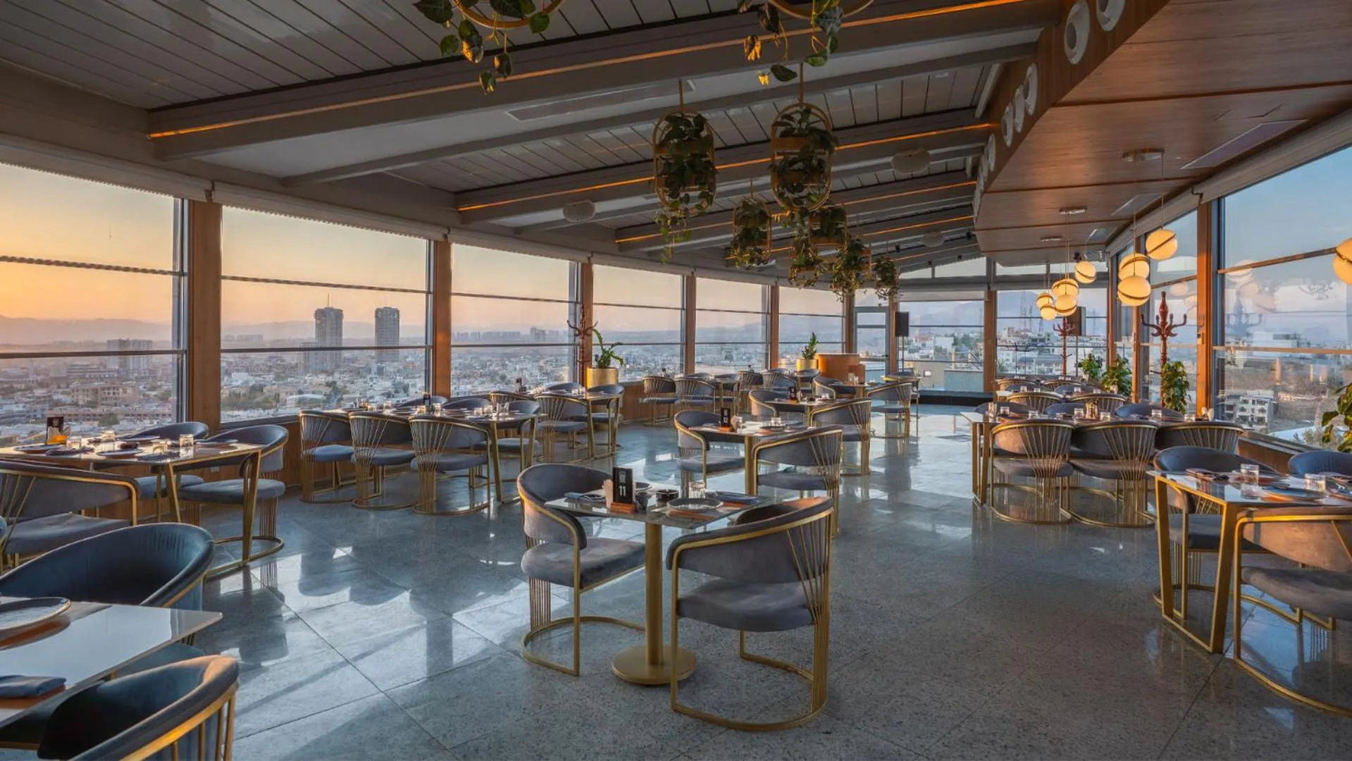 Restaurant/places to eat in Grand Millennium Sulaimani